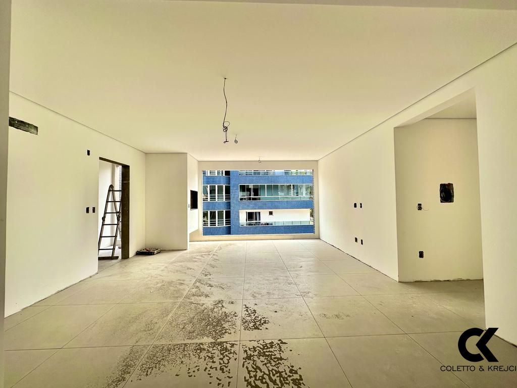 Apartamento à venda com 2 quartos, 86m² - Foto 2