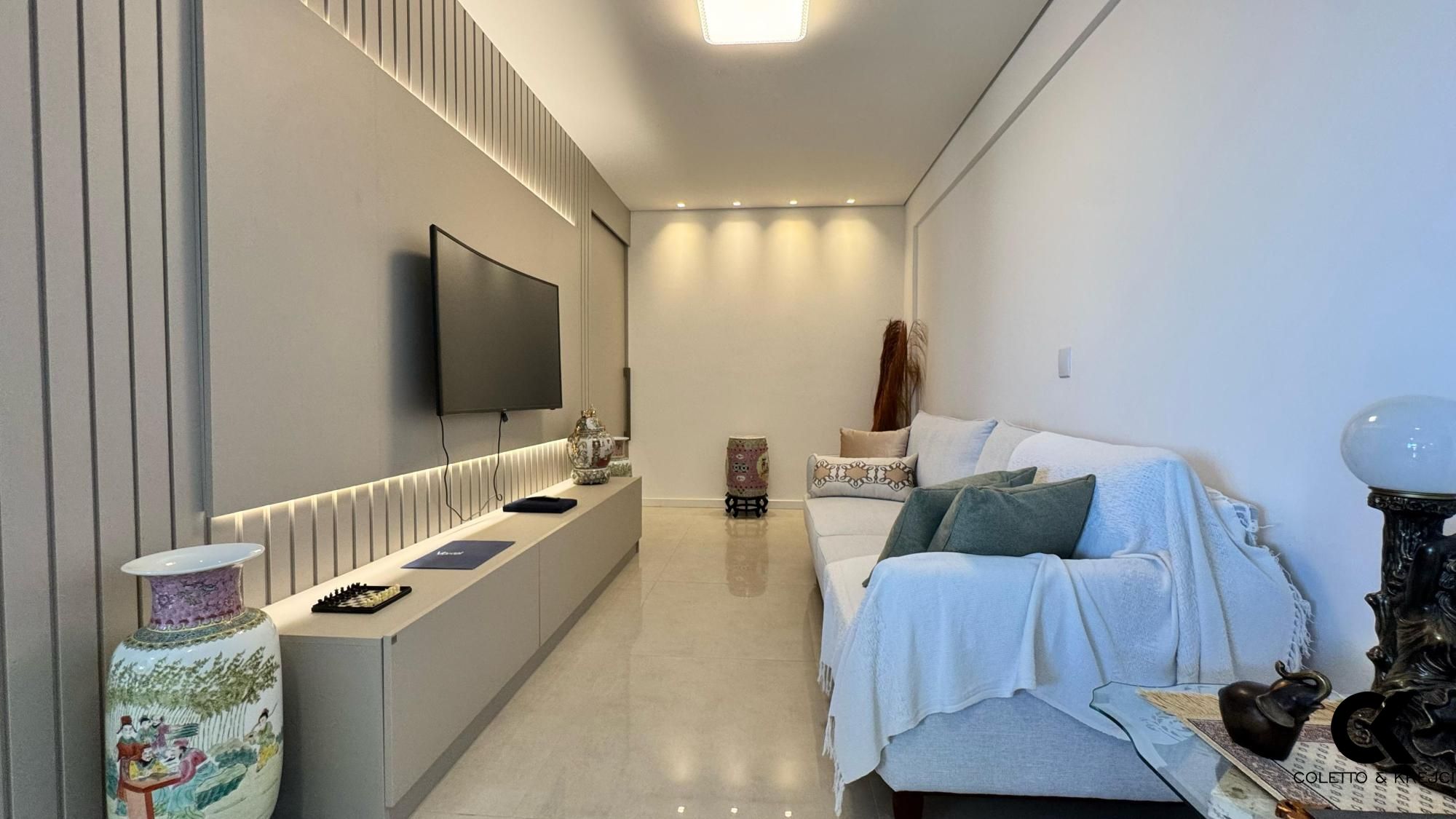 Apartamento à venda com 3 quartos, 137m² - Foto 4