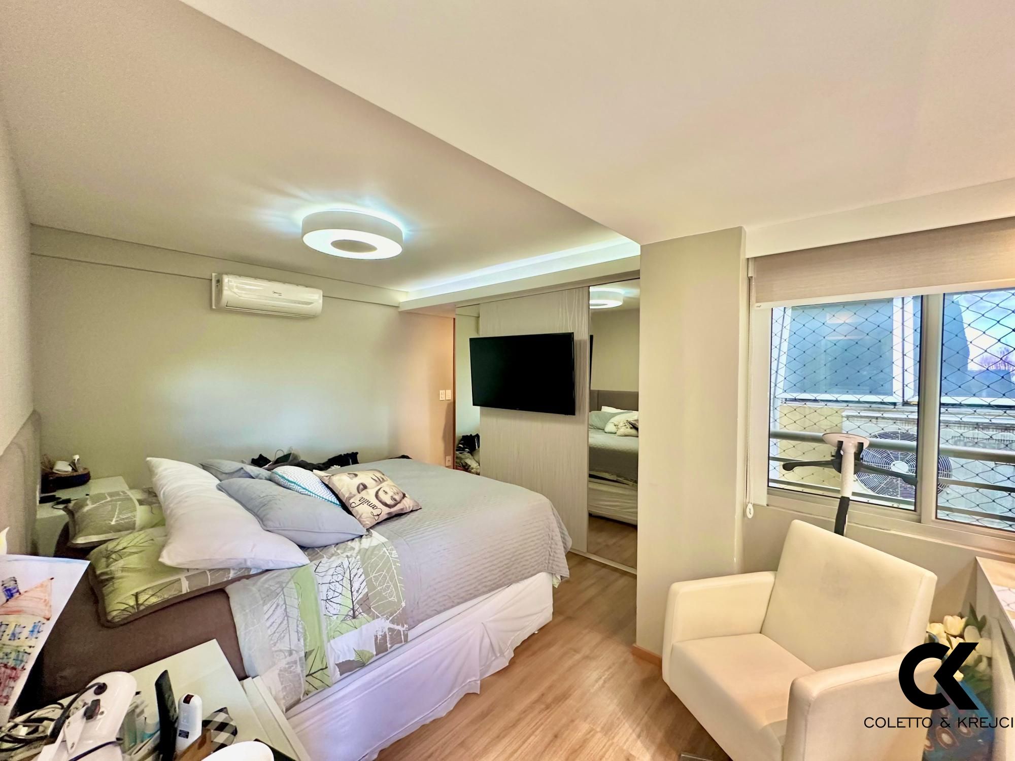Apartamento à venda com 3 quartos, 135m² - Foto 9