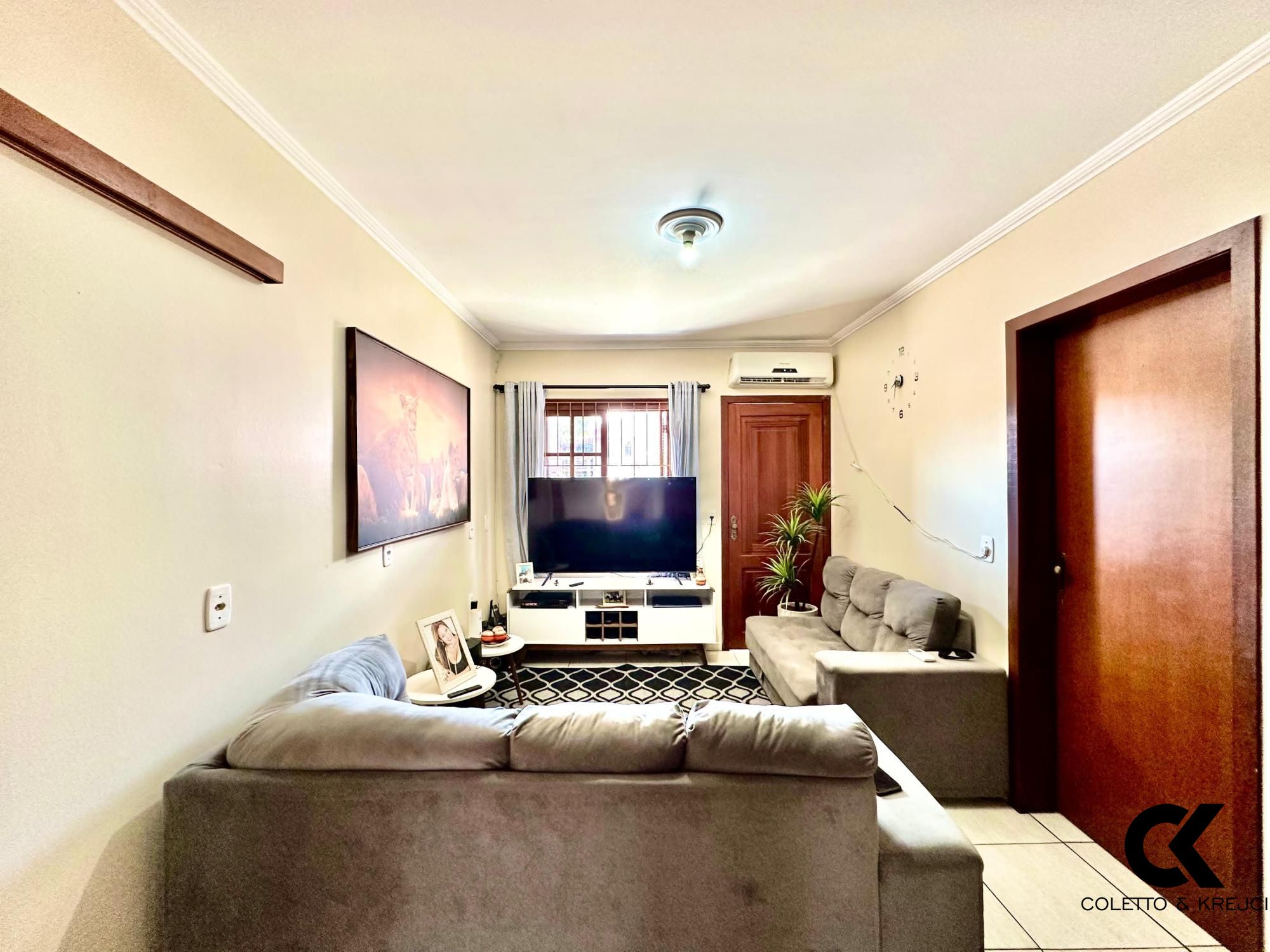 Casa à venda com 2 quartos, 90m² - Foto 3