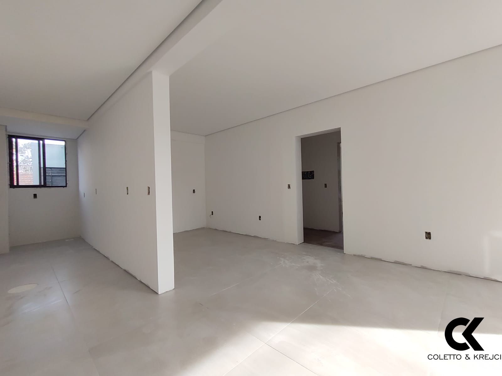 Apartamento à venda com 3 quartos, 108m² - Foto 2