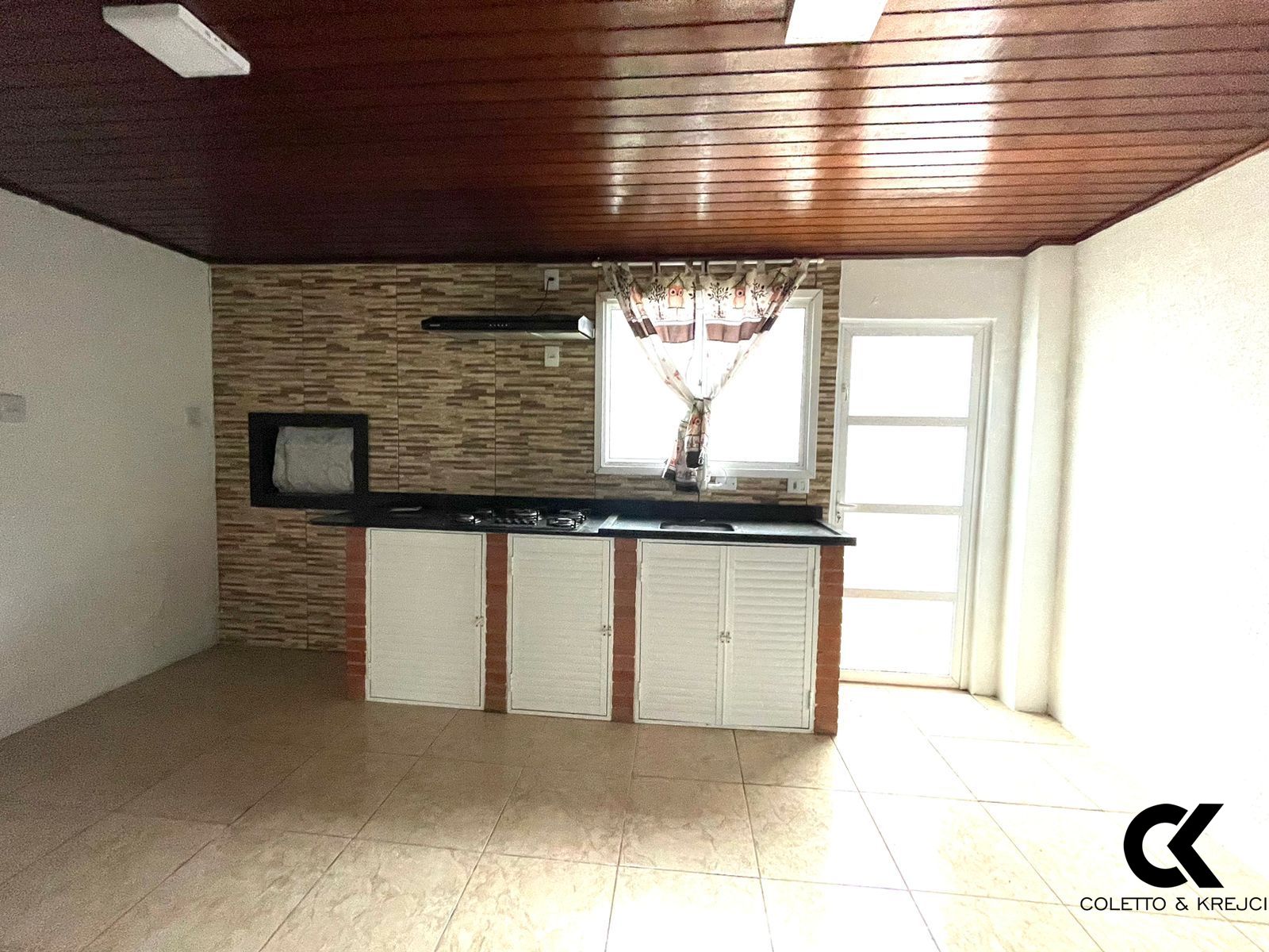 Casa à venda com 2 quartos, 51m² - Foto 3