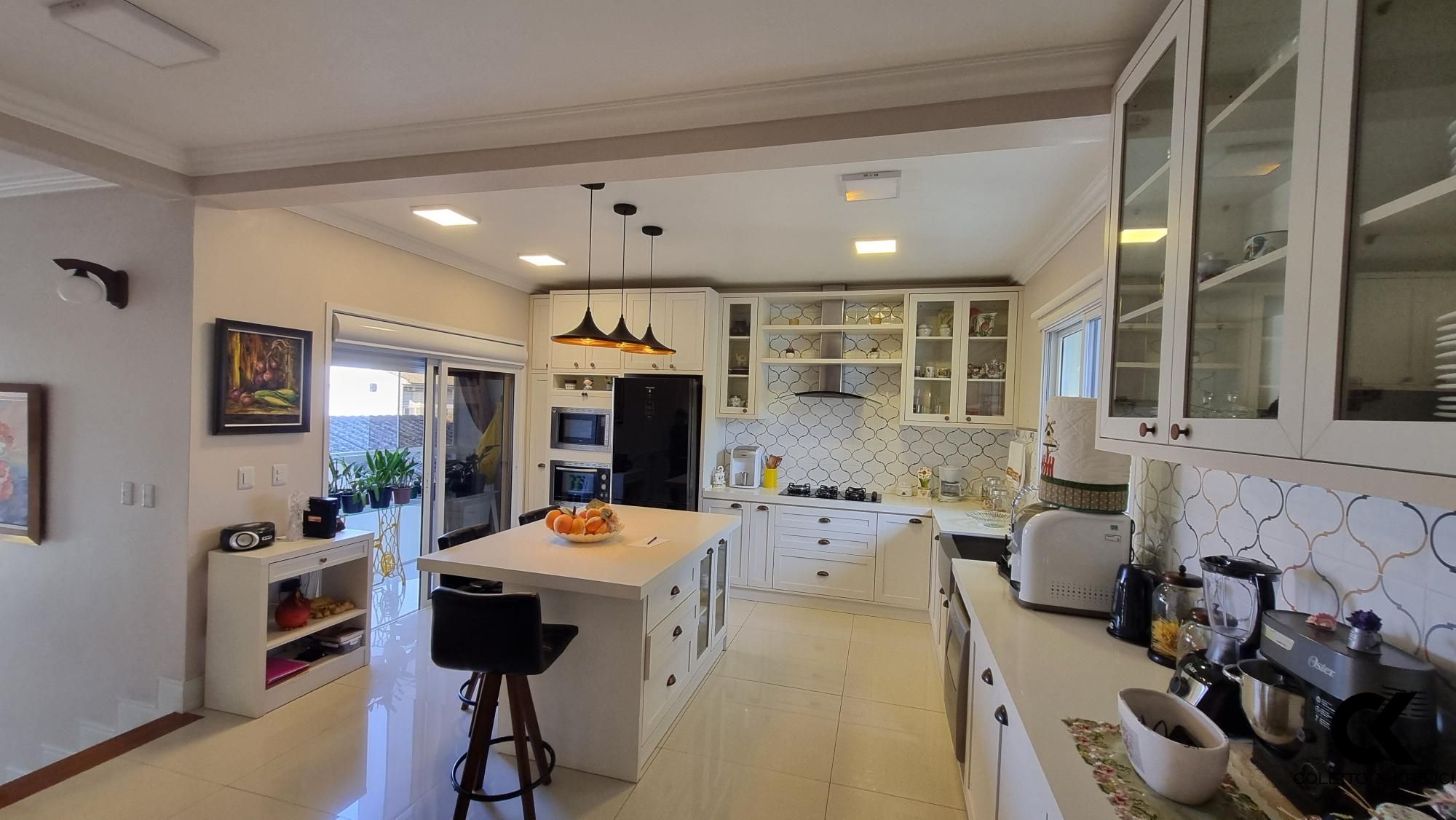 Casa à venda com 3 quartos, 207m² - Foto 16