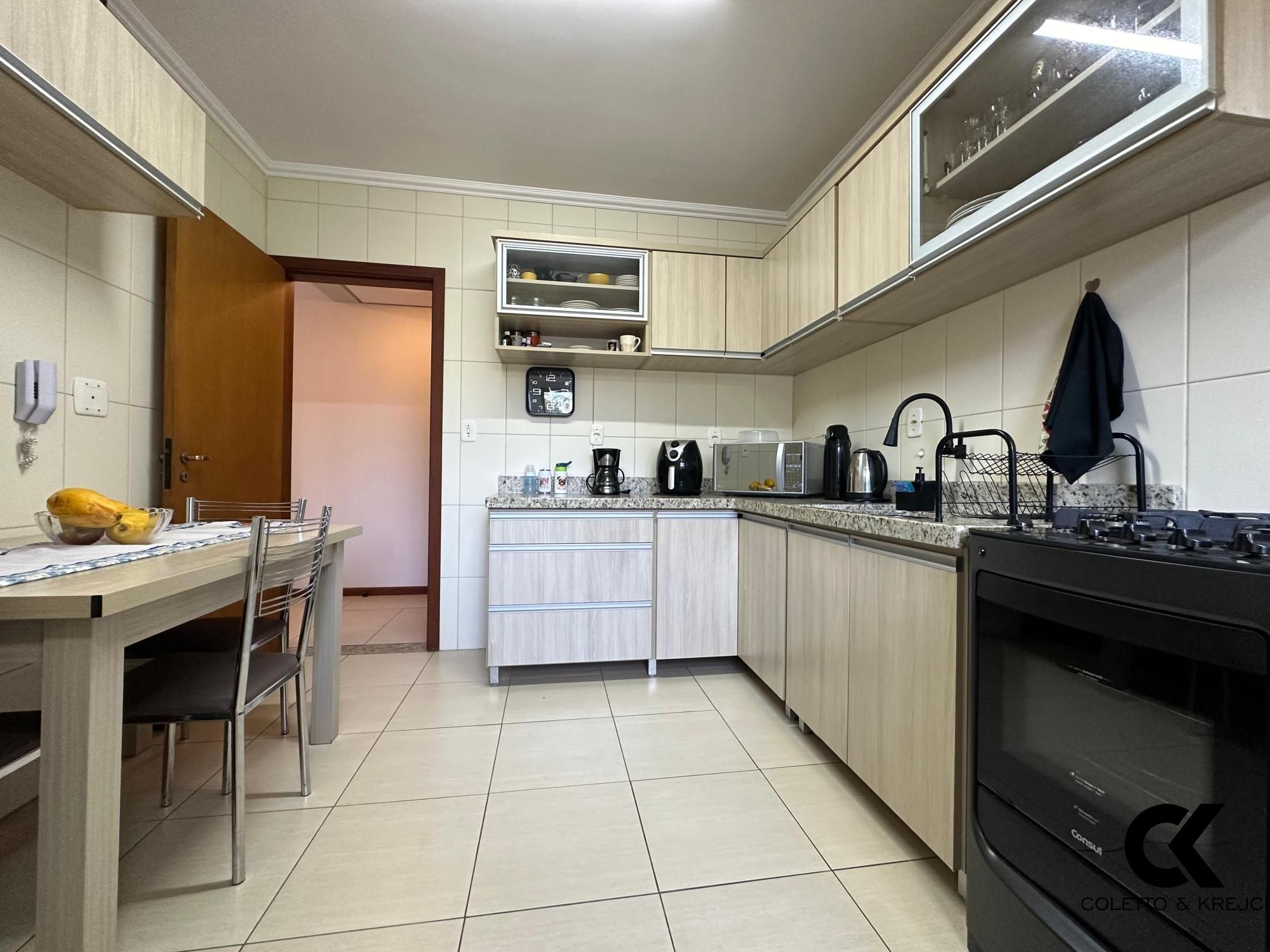 Apartamento à venda com 2 quartos, 95m² - Foto 8