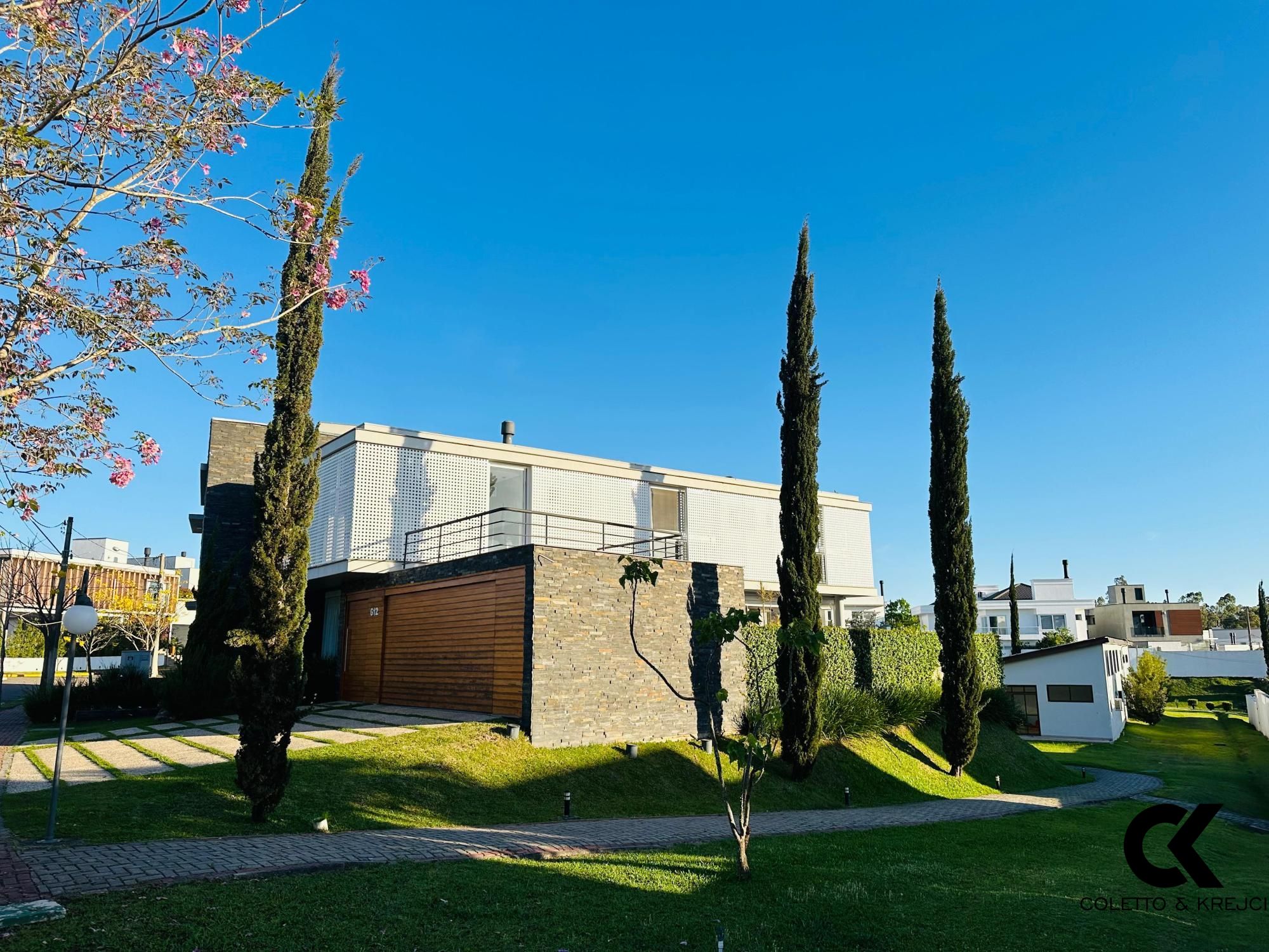 Casa de Condomínio à venda com 3 quartos, 298m² - Foto 3