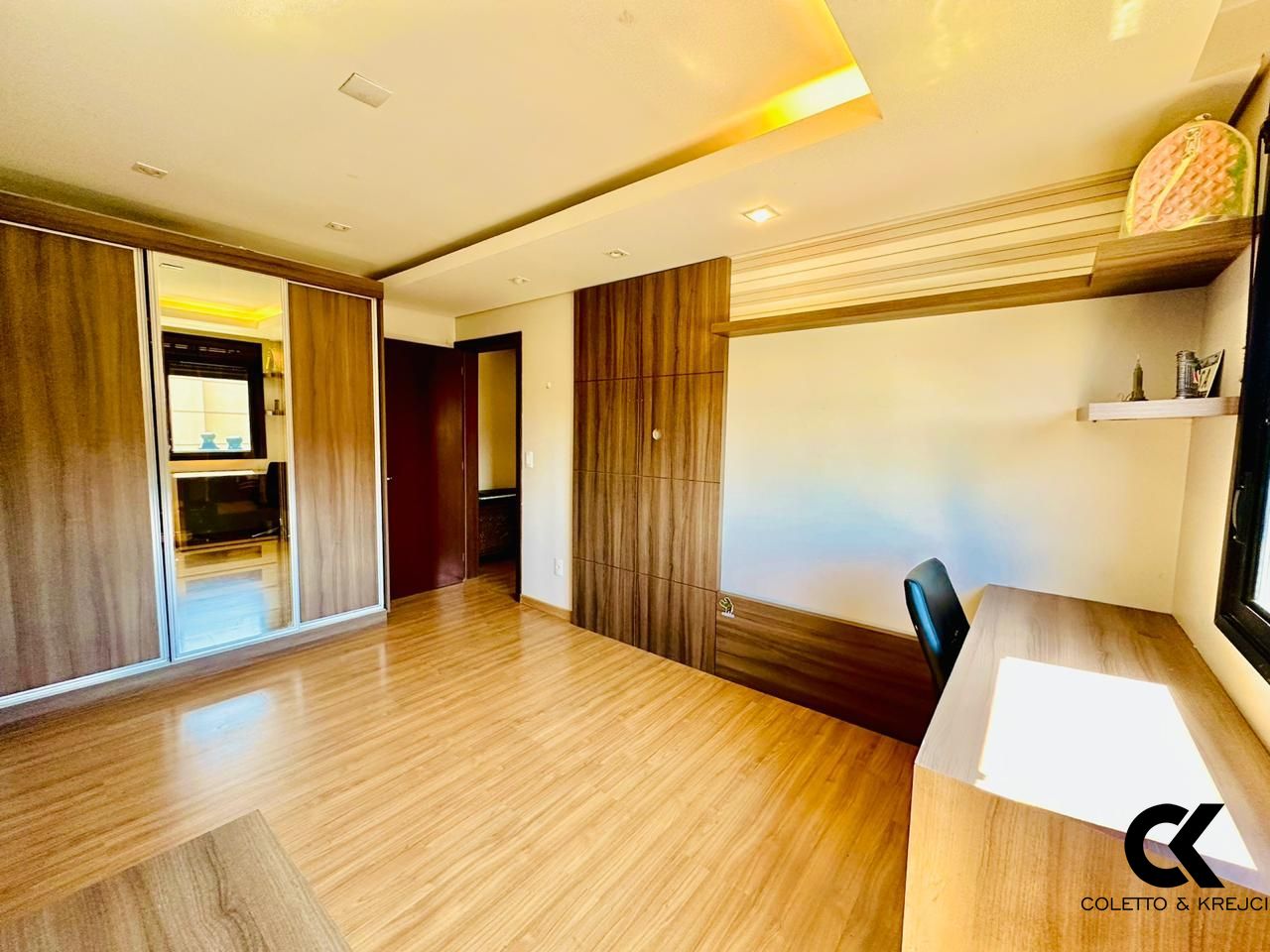 Cobertura à venda com 3 quartos, 214m² - Foto 14