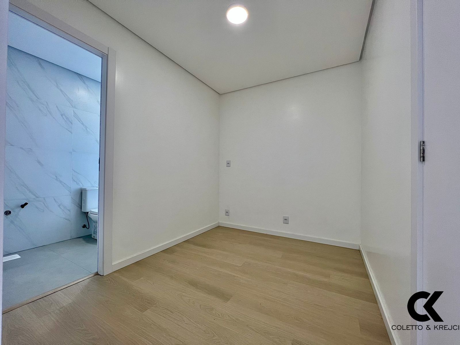 Casa à venda com 3 quartos, 300m² - Foto 17