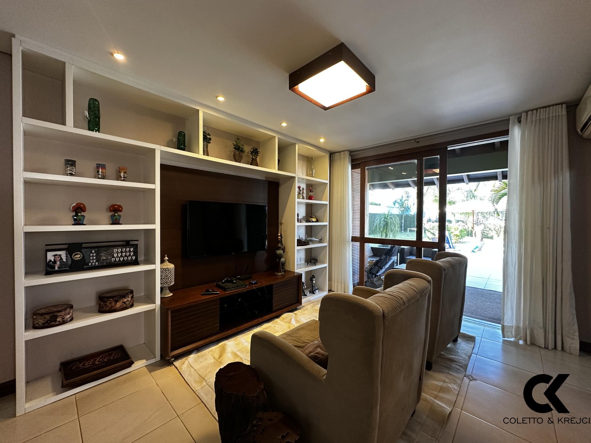 Casa de Condomínio à venda com 4 quartos, 324m² - Foto 3