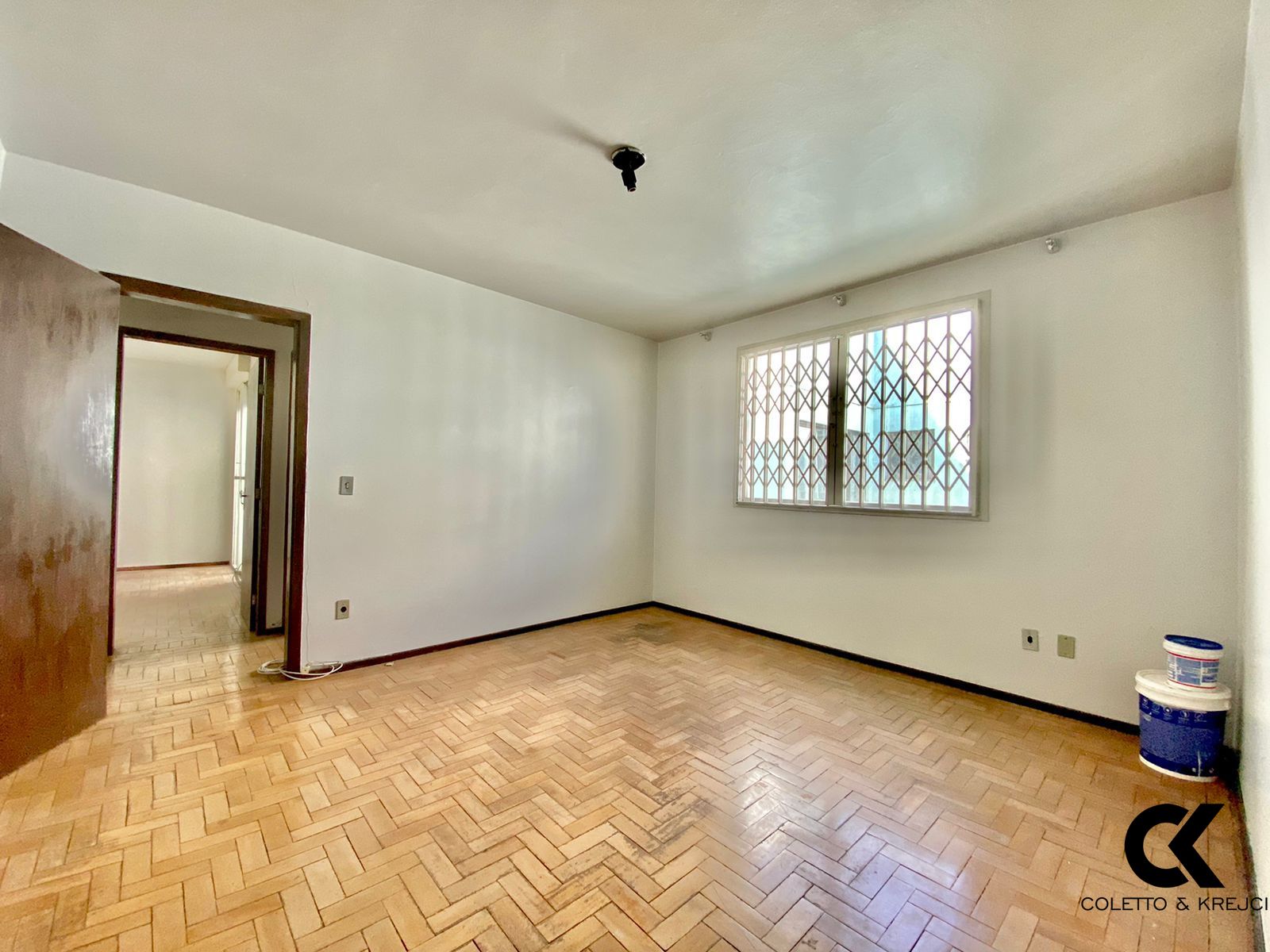 Apartamento à venda com 2 quartos, 70m² - Foto 1