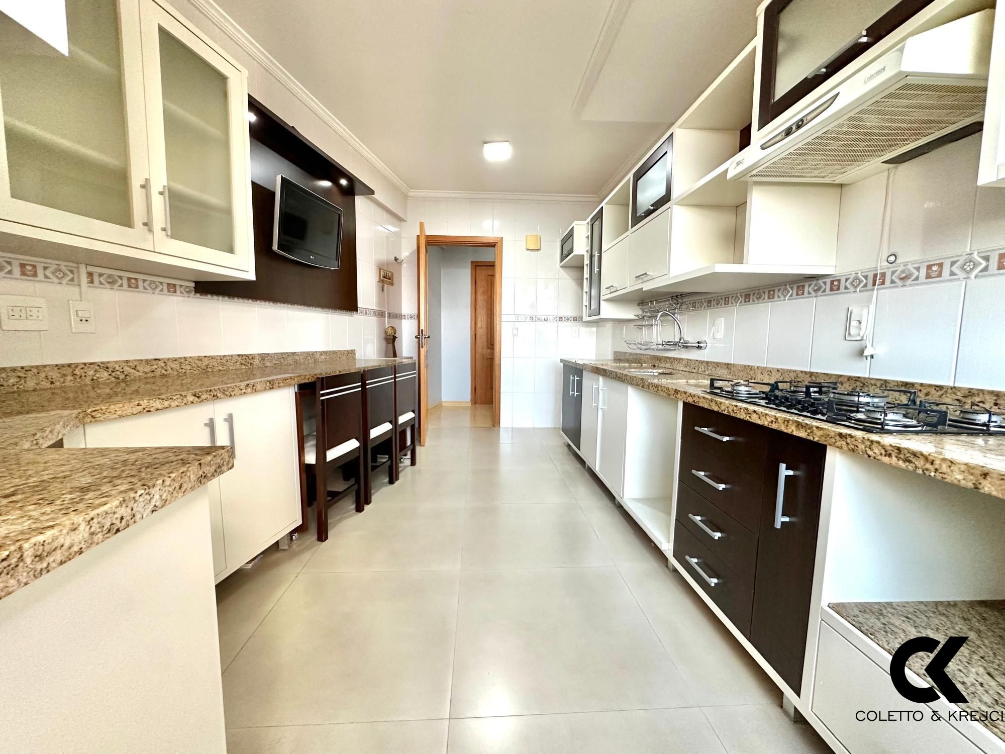 Apartamento à venda com 3 quartos, 124m² - Foto 5