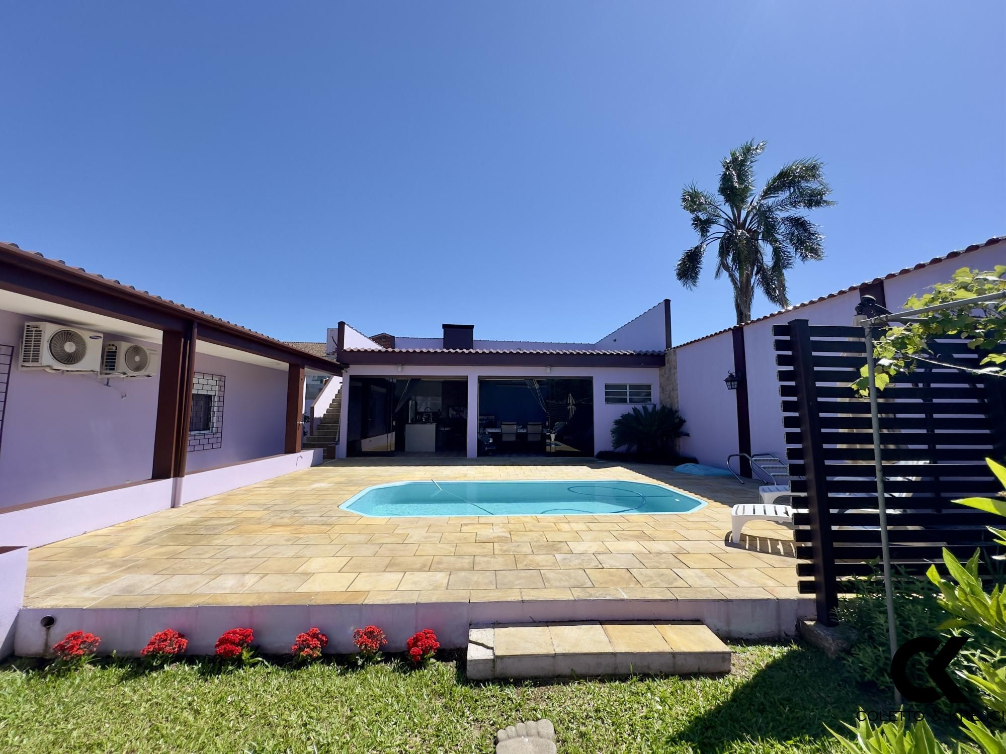 Casa, 4 quartos, 257 m² - Foto 1