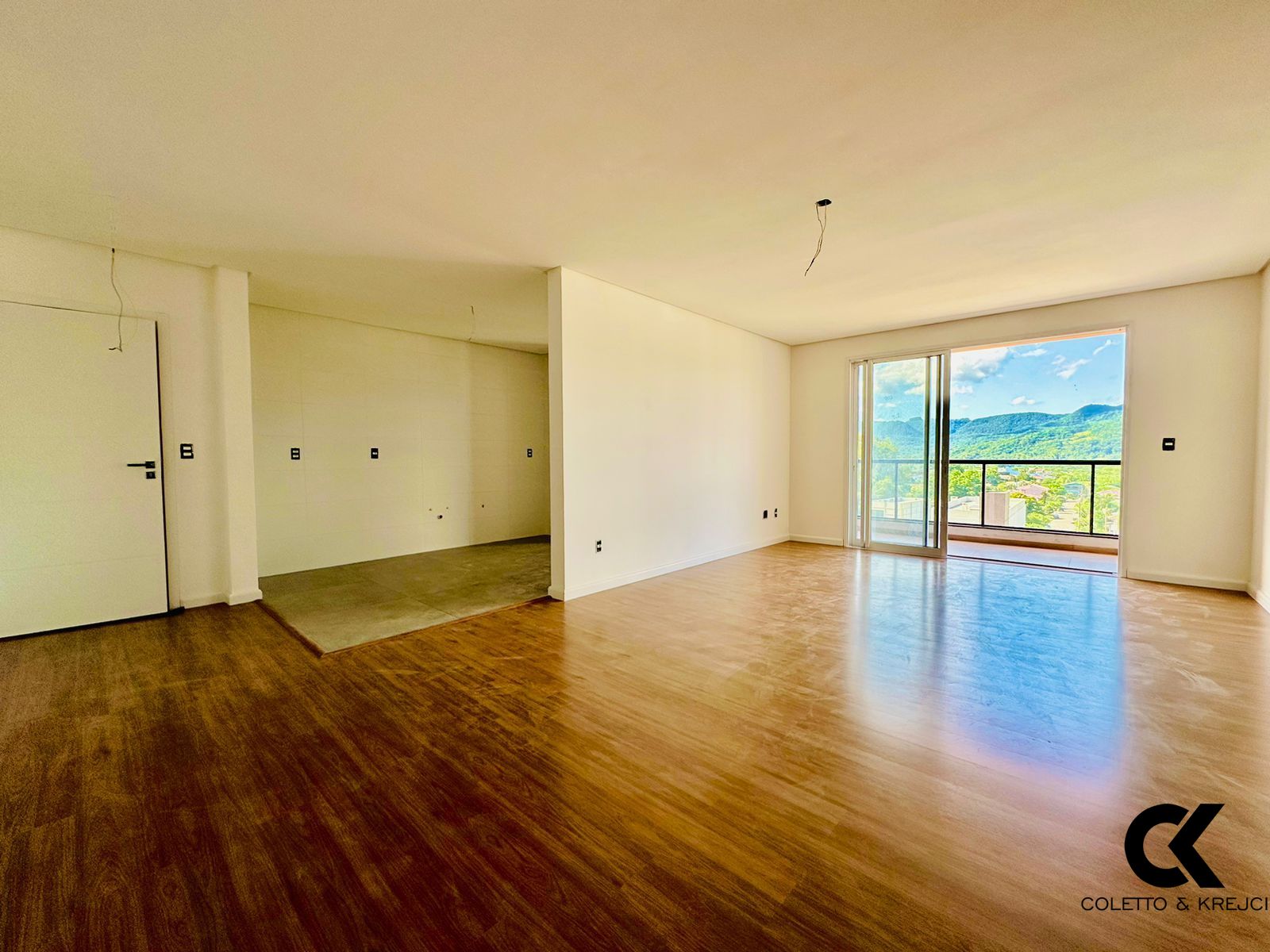 Apartamento à venda com 3 quartos, 126m² - Foto 1