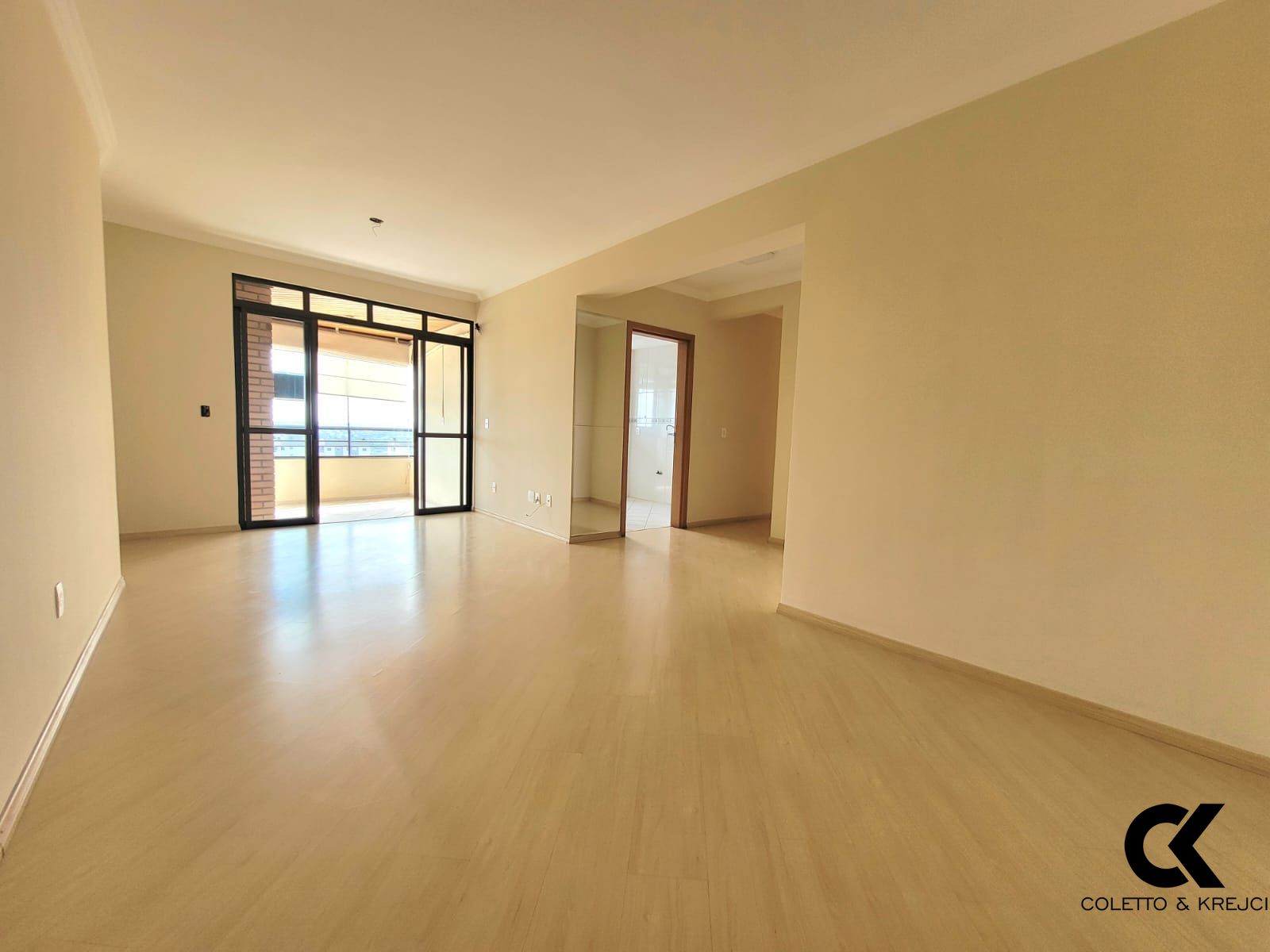 Apartamento à venda com 2 quartos, 102m² - Foto 1