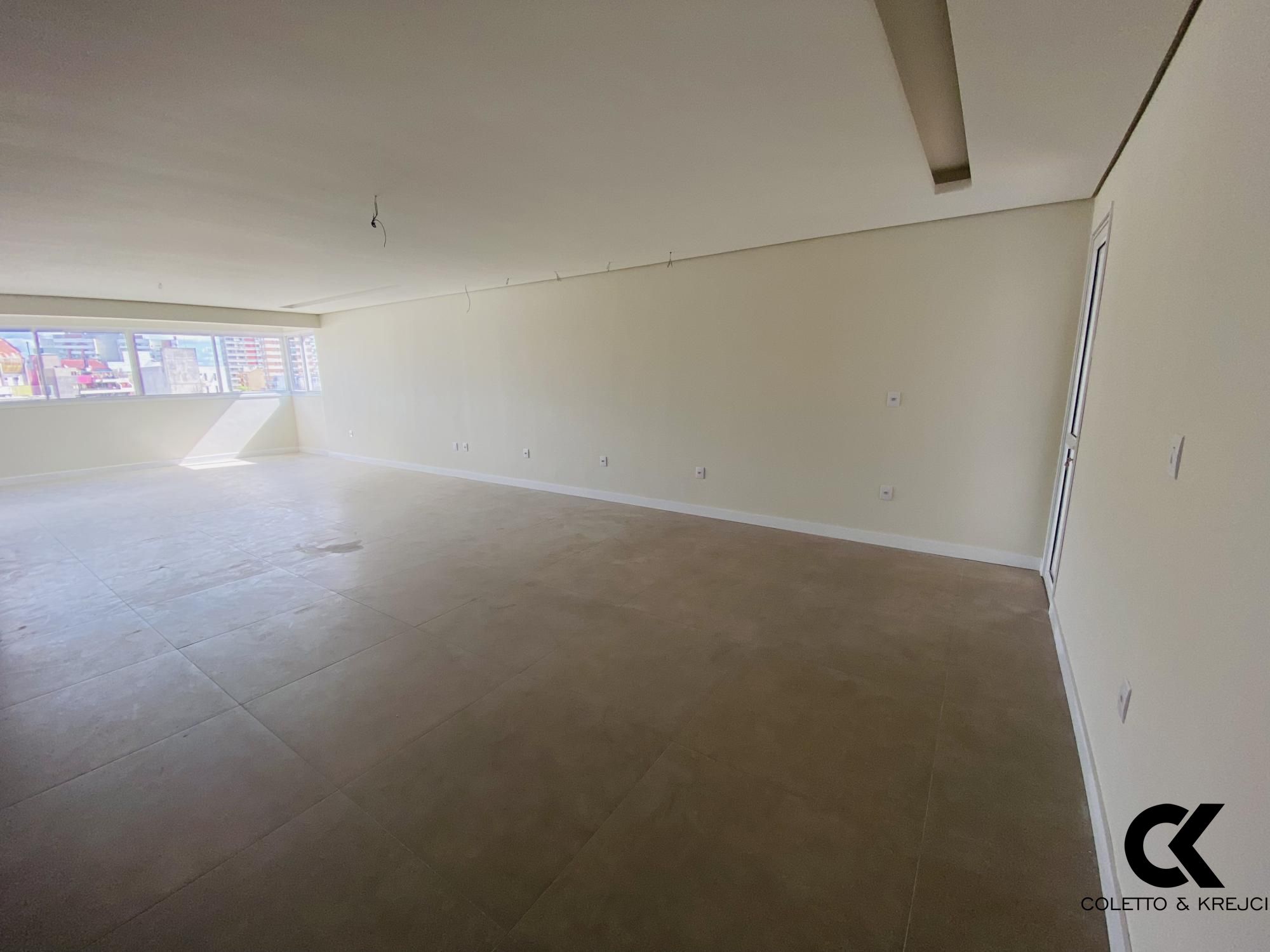 Apartamento à venda com 3 quartos, 211m² - Foto 4