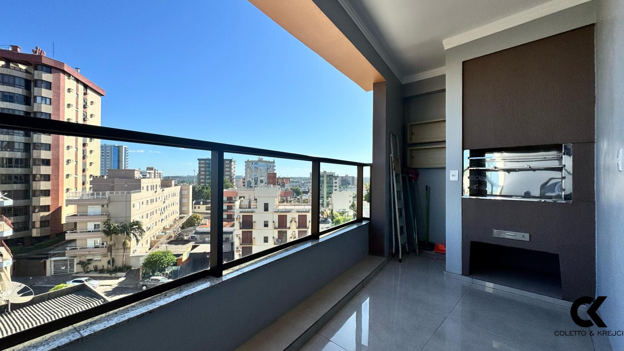 Apartamento à venda com 3 quartos, 137m² - Foto 8