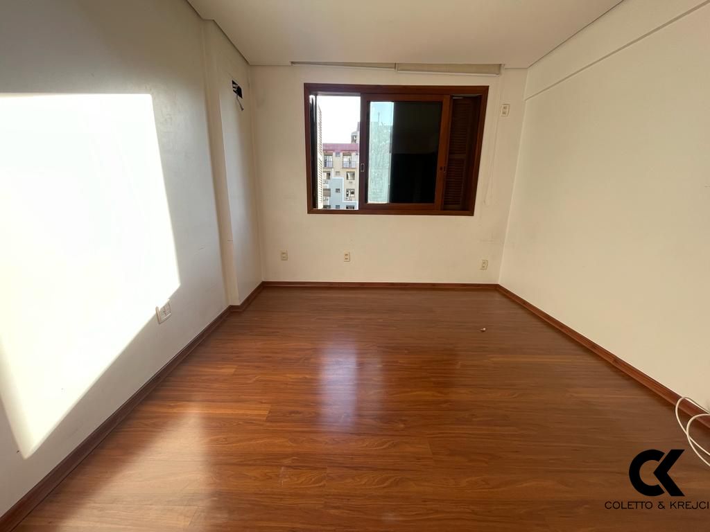 Apartamento à venda com 4 quartos, 141m² - Foto 10