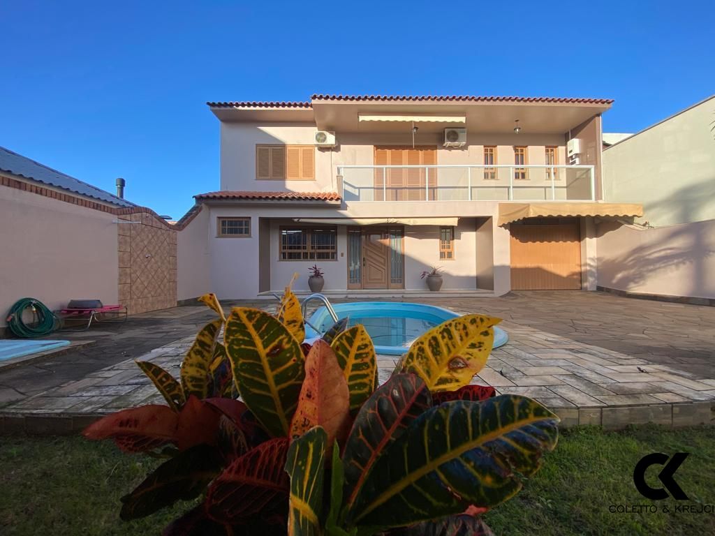 Casa, 3 quartos, 219 m² - Foto 1