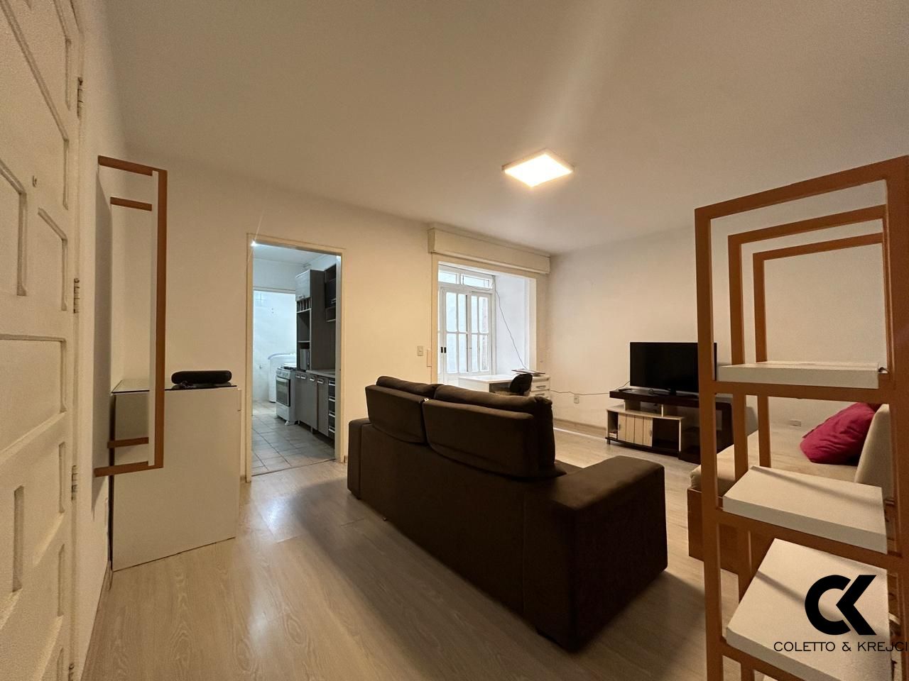 Apartamento à venda com 2 quartos, 72m² - Foto 3