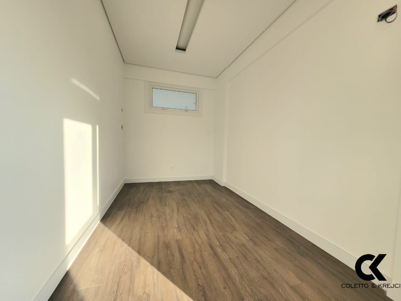 Apartamento à venda com 3 quartos, 227m² - Foto 13