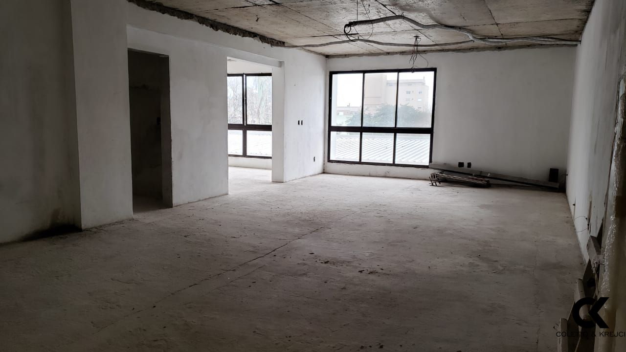 Apartamento à venda com 4 quartos, 220m² - Foto 4