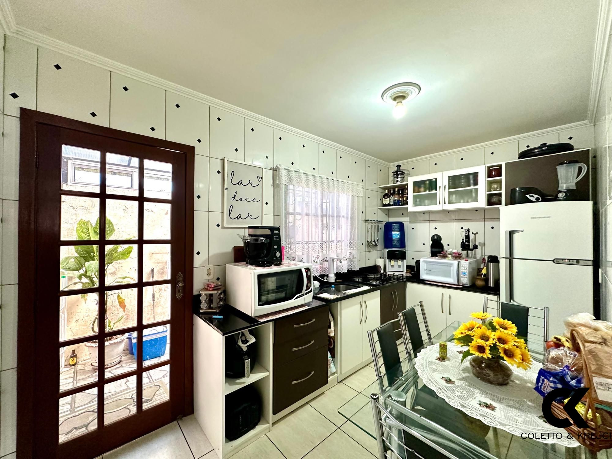 Casa à venda com 2 quartos, 90m² - Foto 11