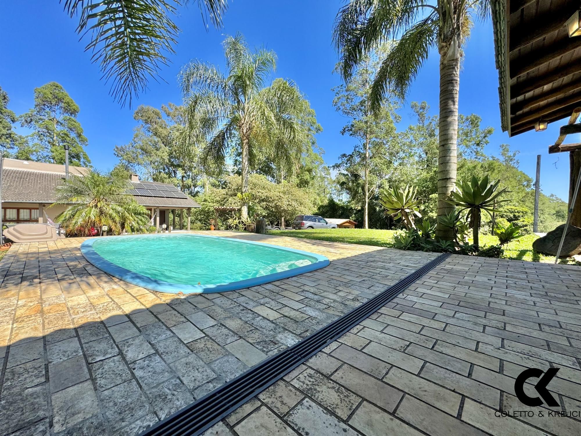 Chácara à venda com 2 quartos, 200m² - Foto 1