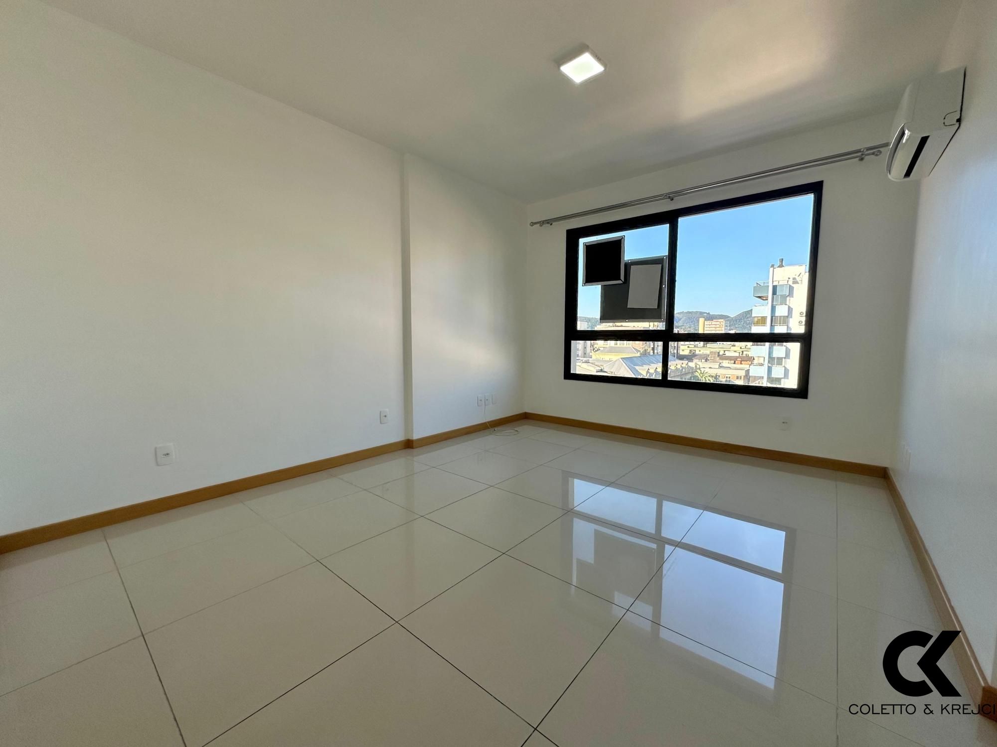 Apartamento à venda com 2 quartos, 126m² - Foto 1