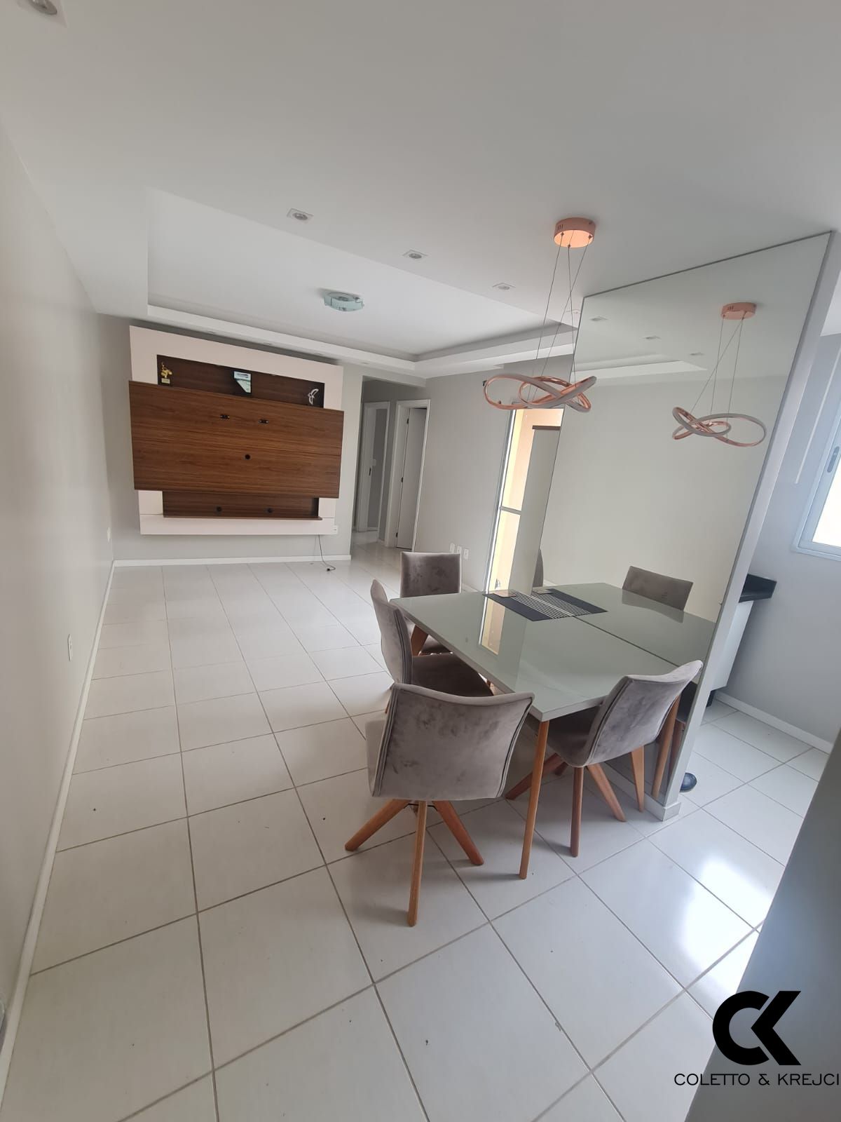 Apartamento à venda com 3 quartos, 60m² - Foto 1