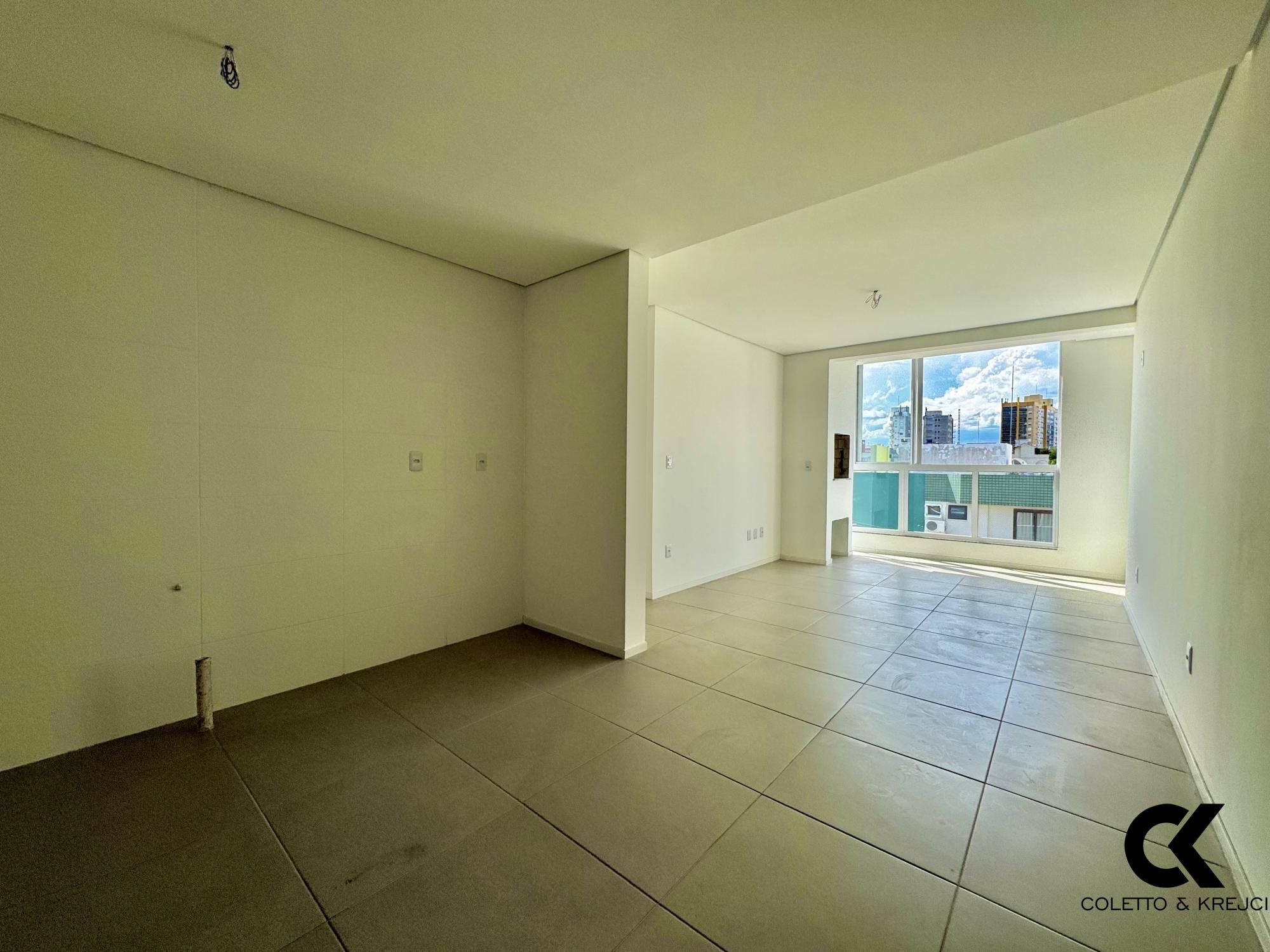 Apartamento à venda com 2 quartos, 67m² - Foto 2