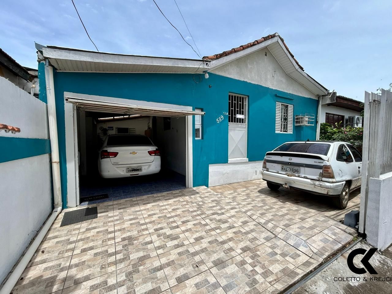 Casa à venda com 4 quartos, 138m² - Foto 1