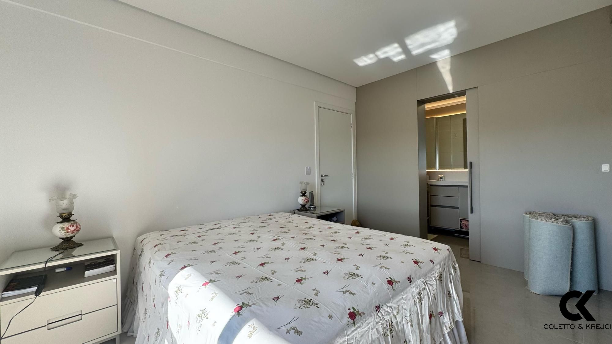 Apartamento à venda com 3 quartos, 137m² - Foto 11