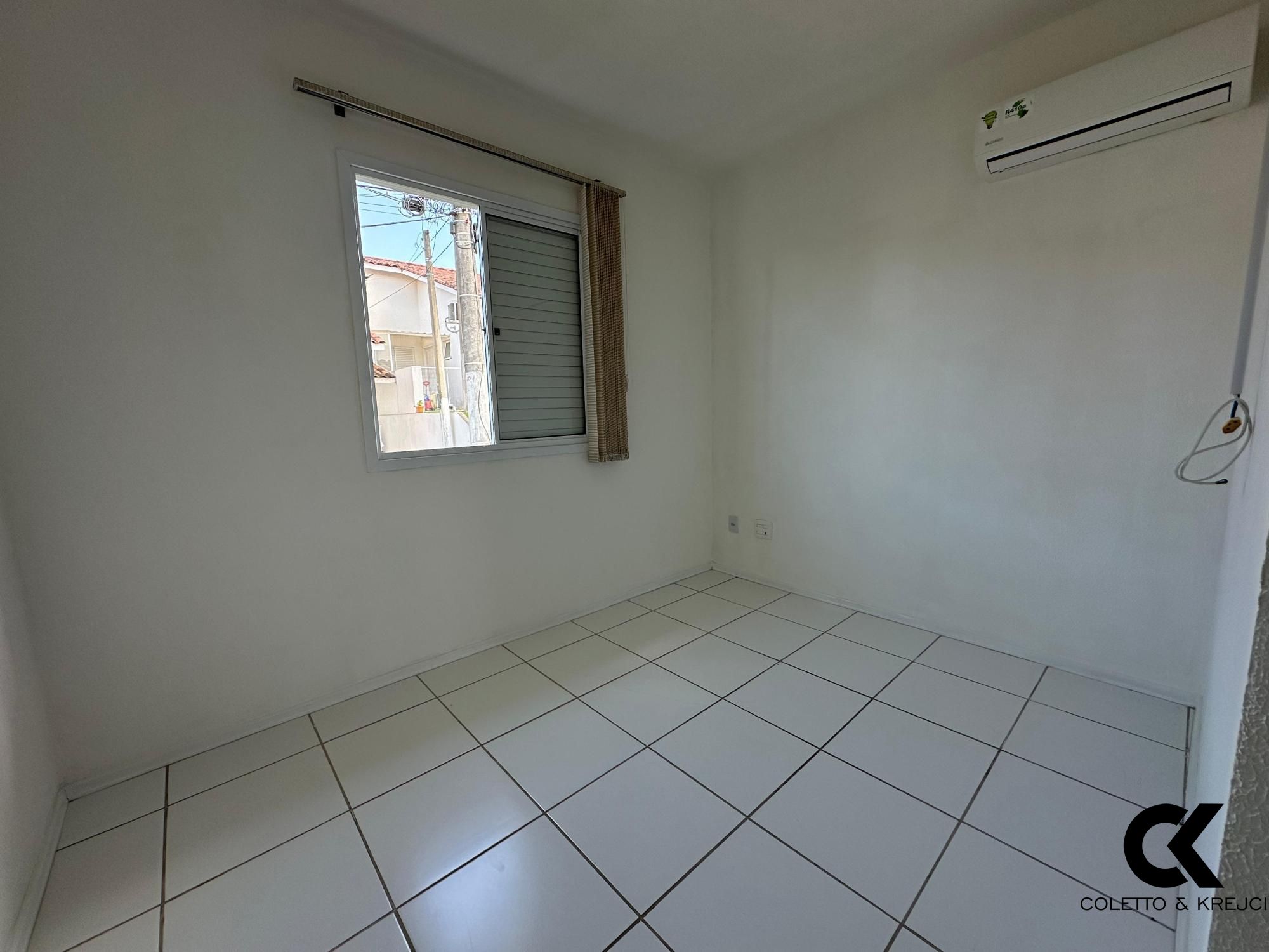 Casa à venda com 3 quartos, 51m² - Foto 5