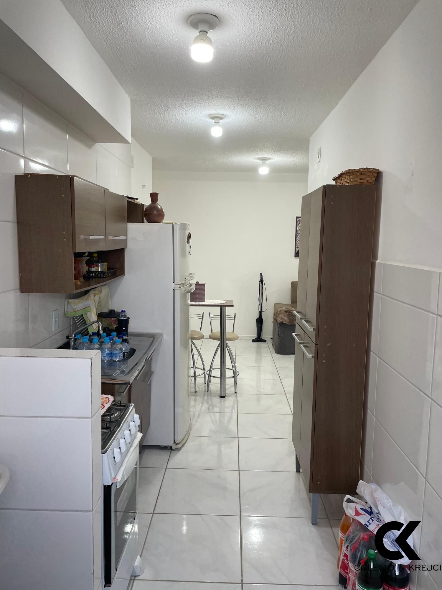 Apartamento à venda com 2 quartos, 60m² - Foto 4