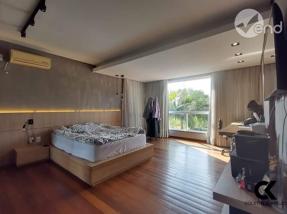 Casa à venda com 3 quartos, 263m² - Foto 6