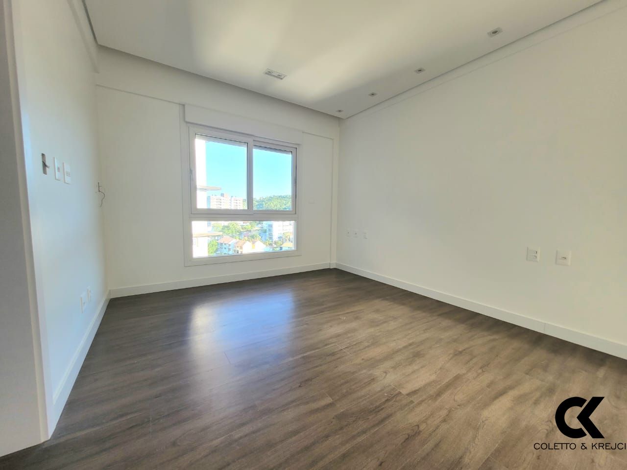 Apartamento à venda com 3 quartos, 227m² - Foto 14