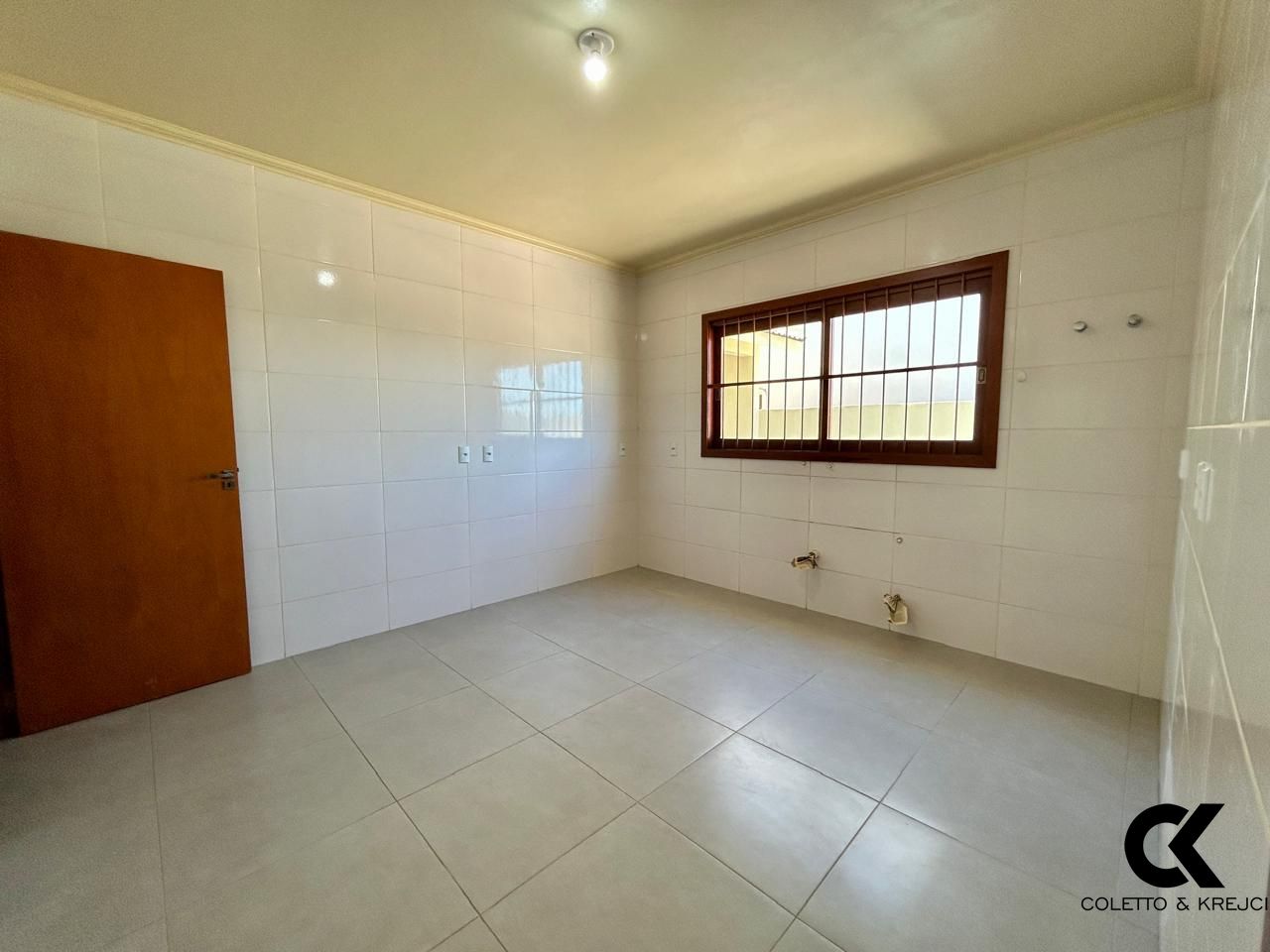 Casa à venda com 3 quartos, 243m² - Foto 14