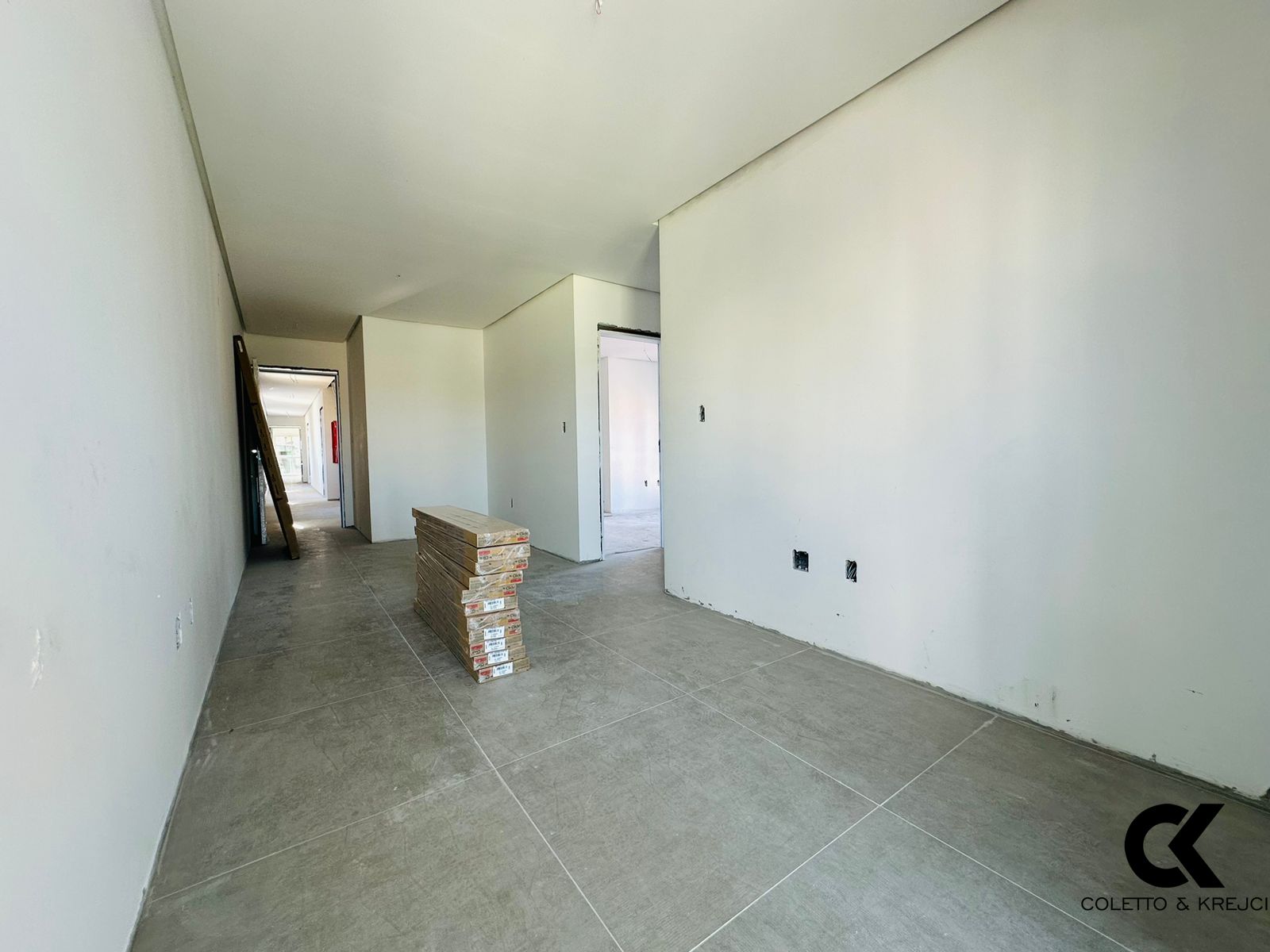 Apartamento à venda com 2 quartos, 73m² - Foto 2