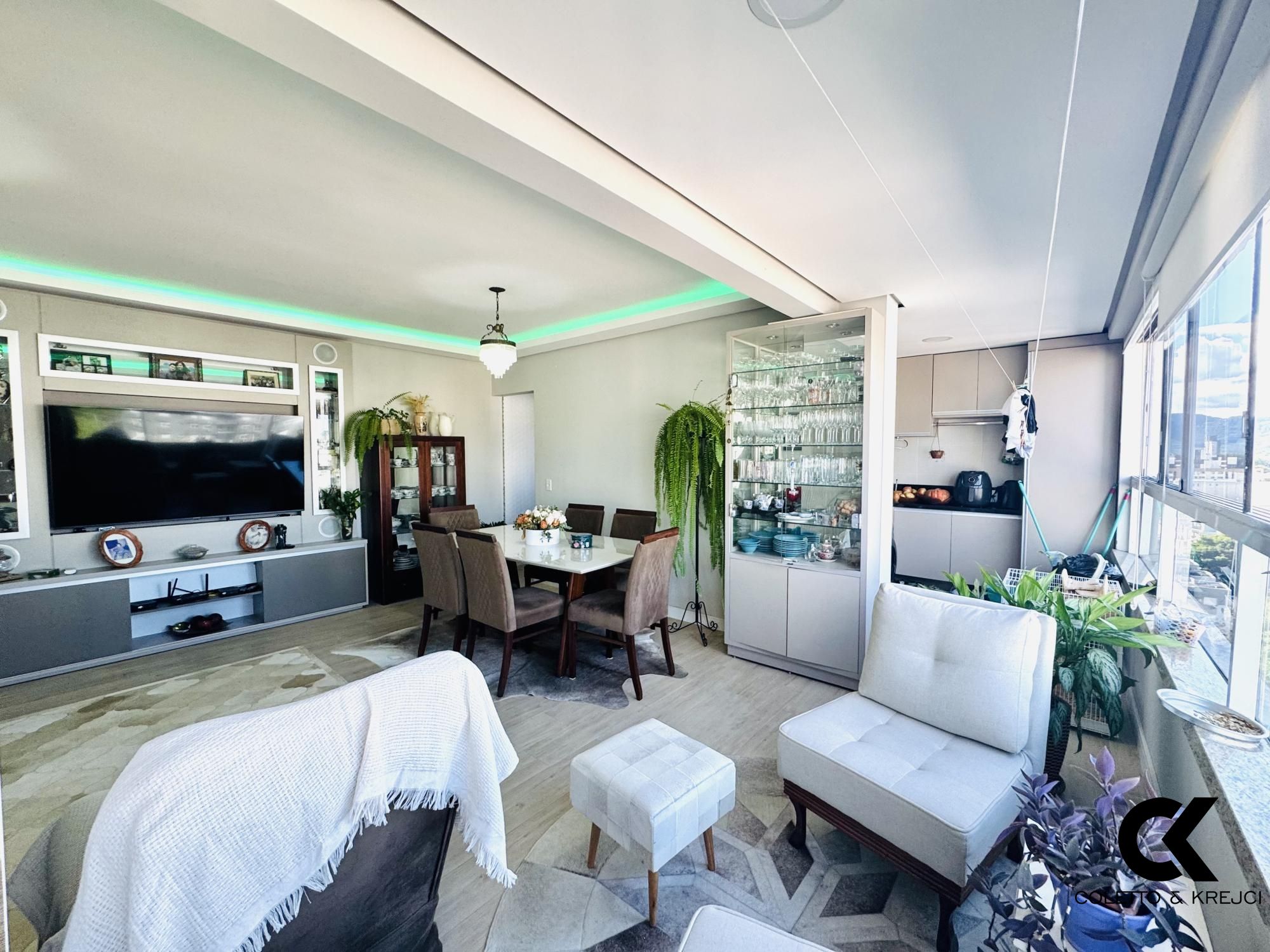 Apartamento, 3 quartos, 107 m² - Foto 2