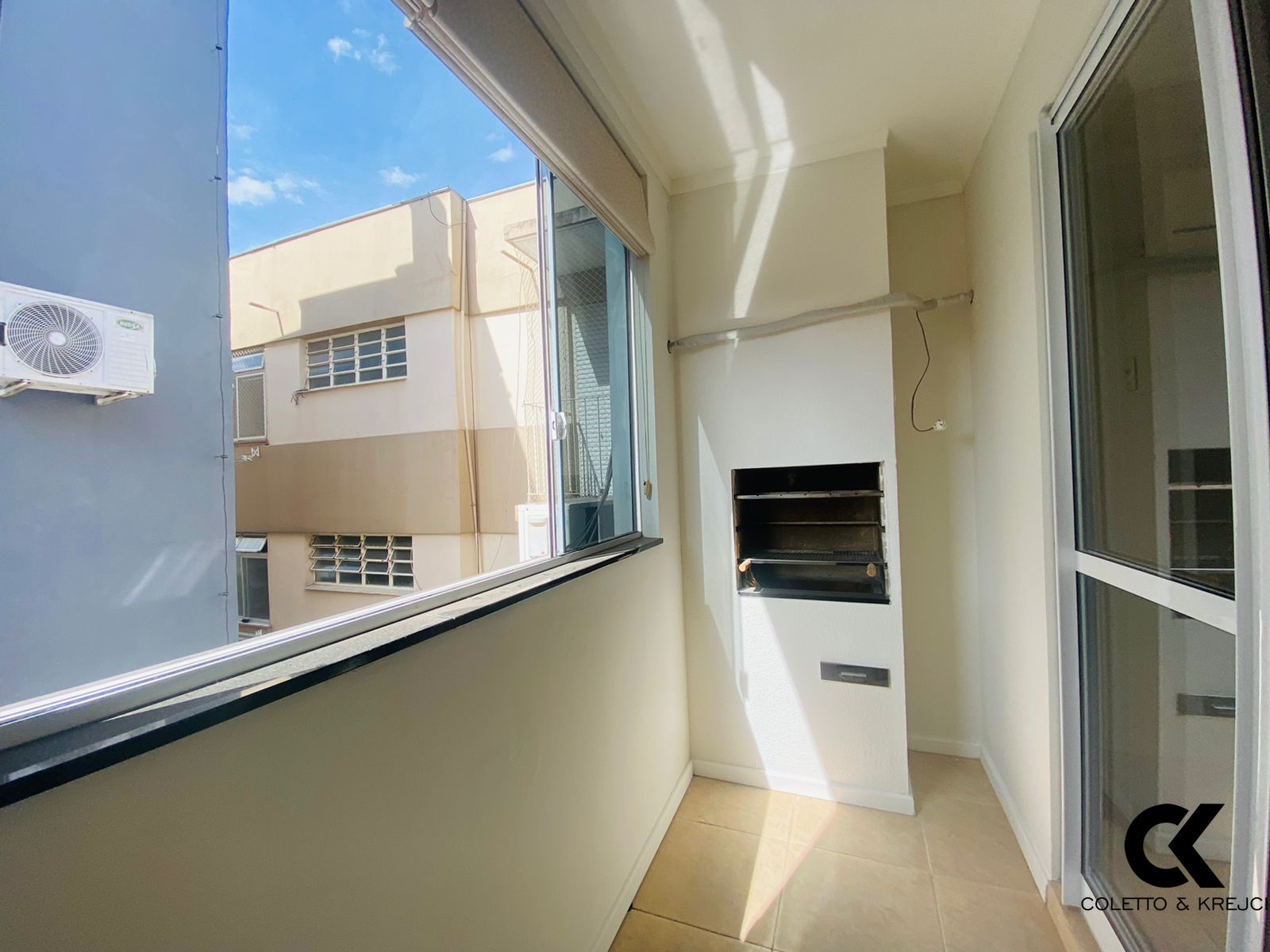 Apartamento à venda com 2 quartos, 76m² - Foto 9