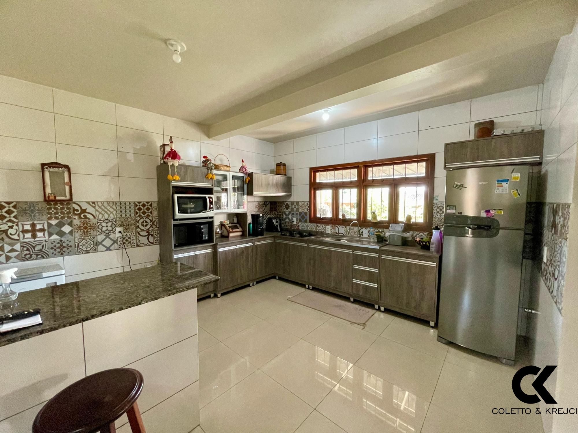 Casa à venda com 3 quartos, 160m² - Foto 4