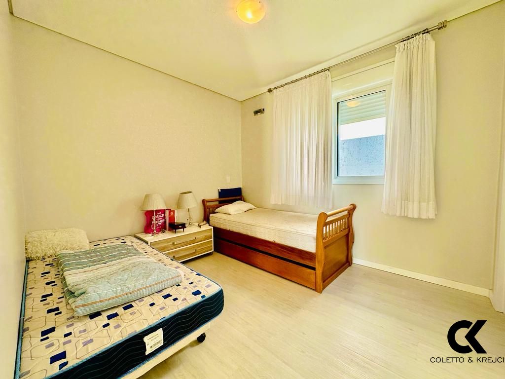 Casa, 4 quartos, 240 m² - Foto 22