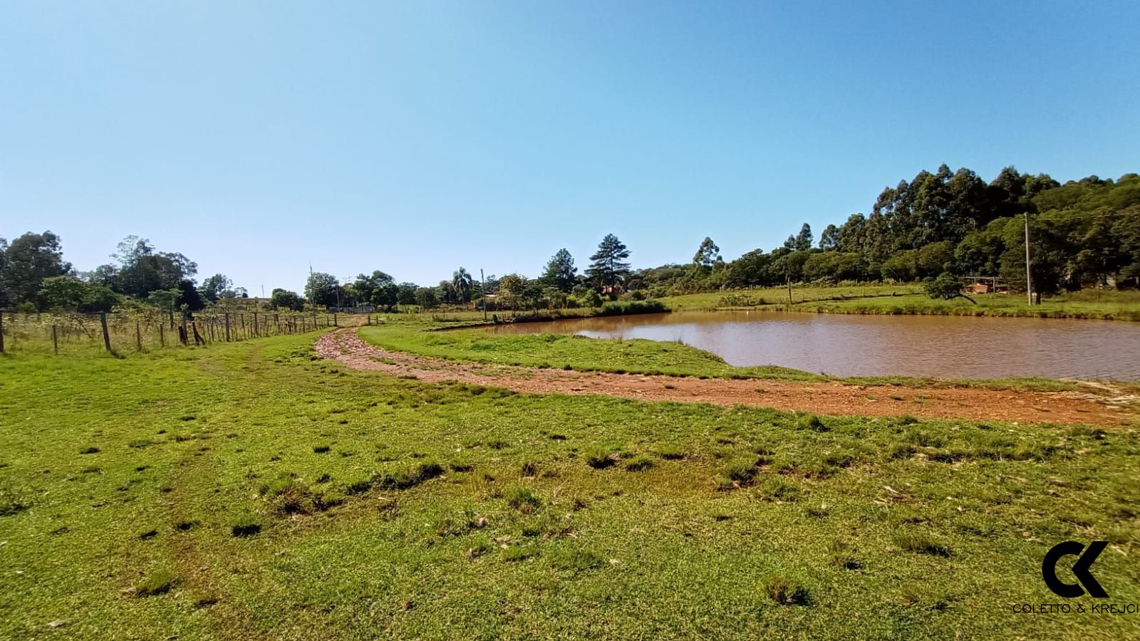 Fazenda à venda com 2 quartos, 40000m² - Foto 1