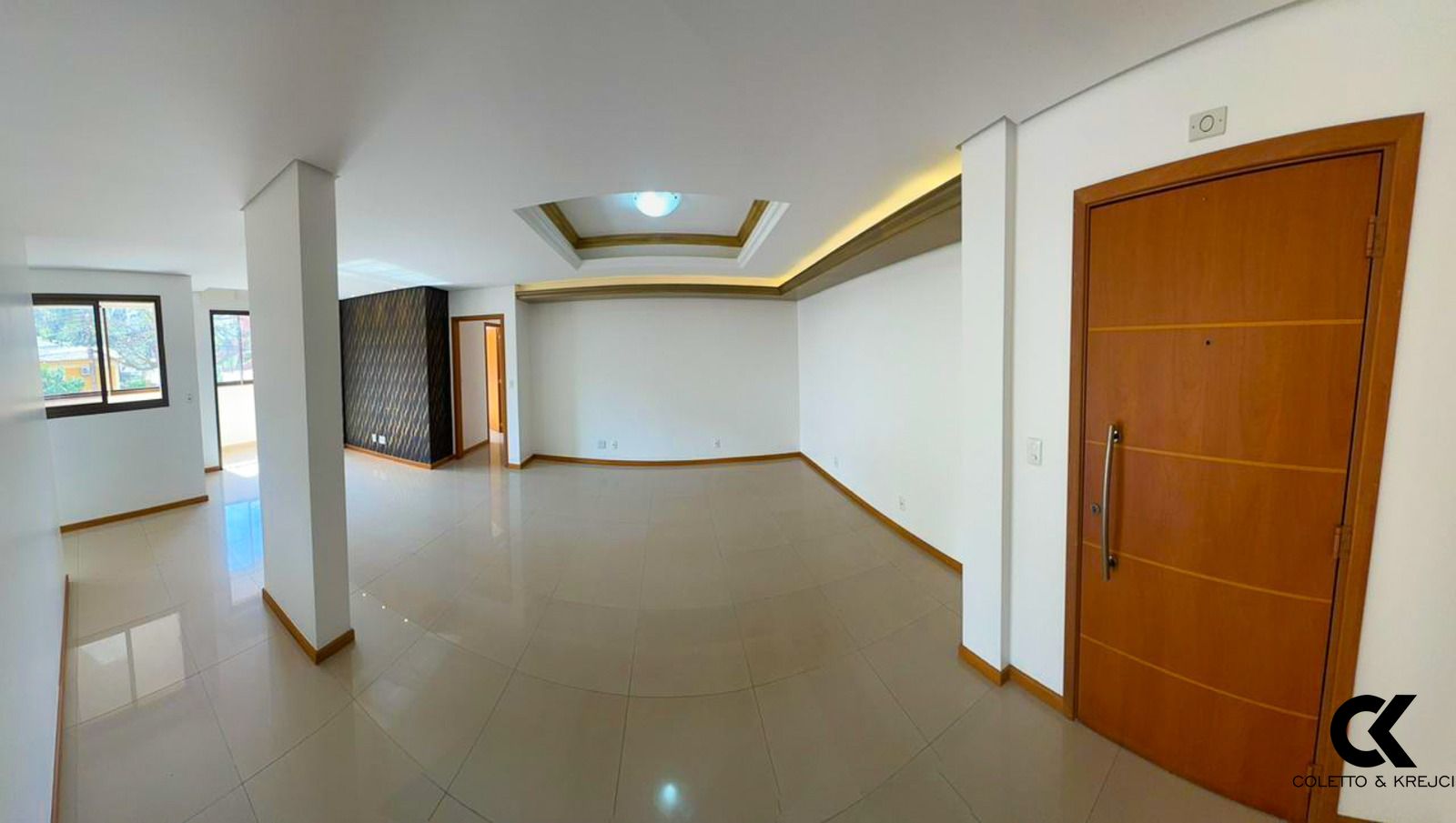 Apartamento à venda com 3 quartos, 131m² - Foto 1