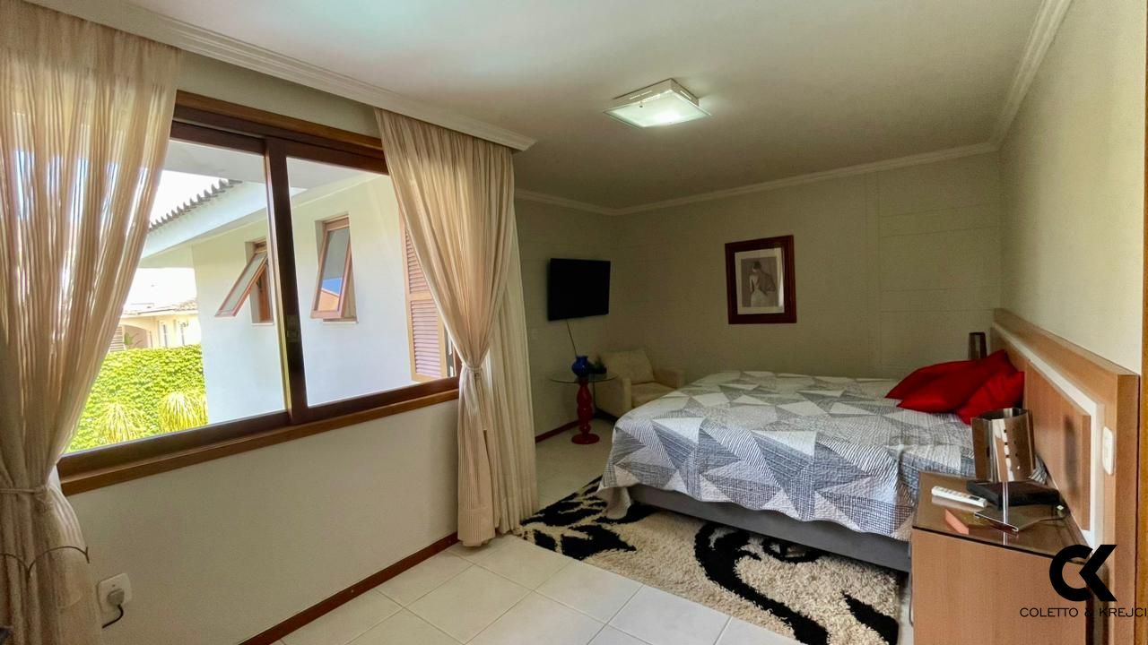 Casa, 4 quartos, 329 m² - Foto 24