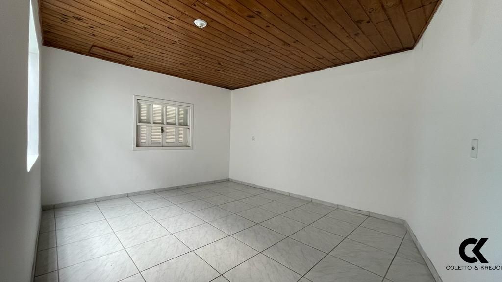 Casa à venda com 3 quartos, 298m² - Foto 11