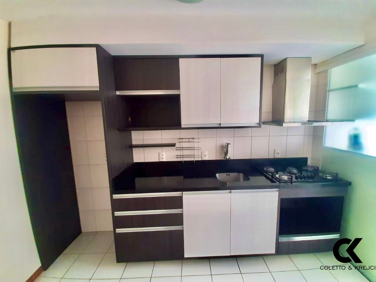 Apartamento à venda com 3 quartos, 73m² - Foto 4