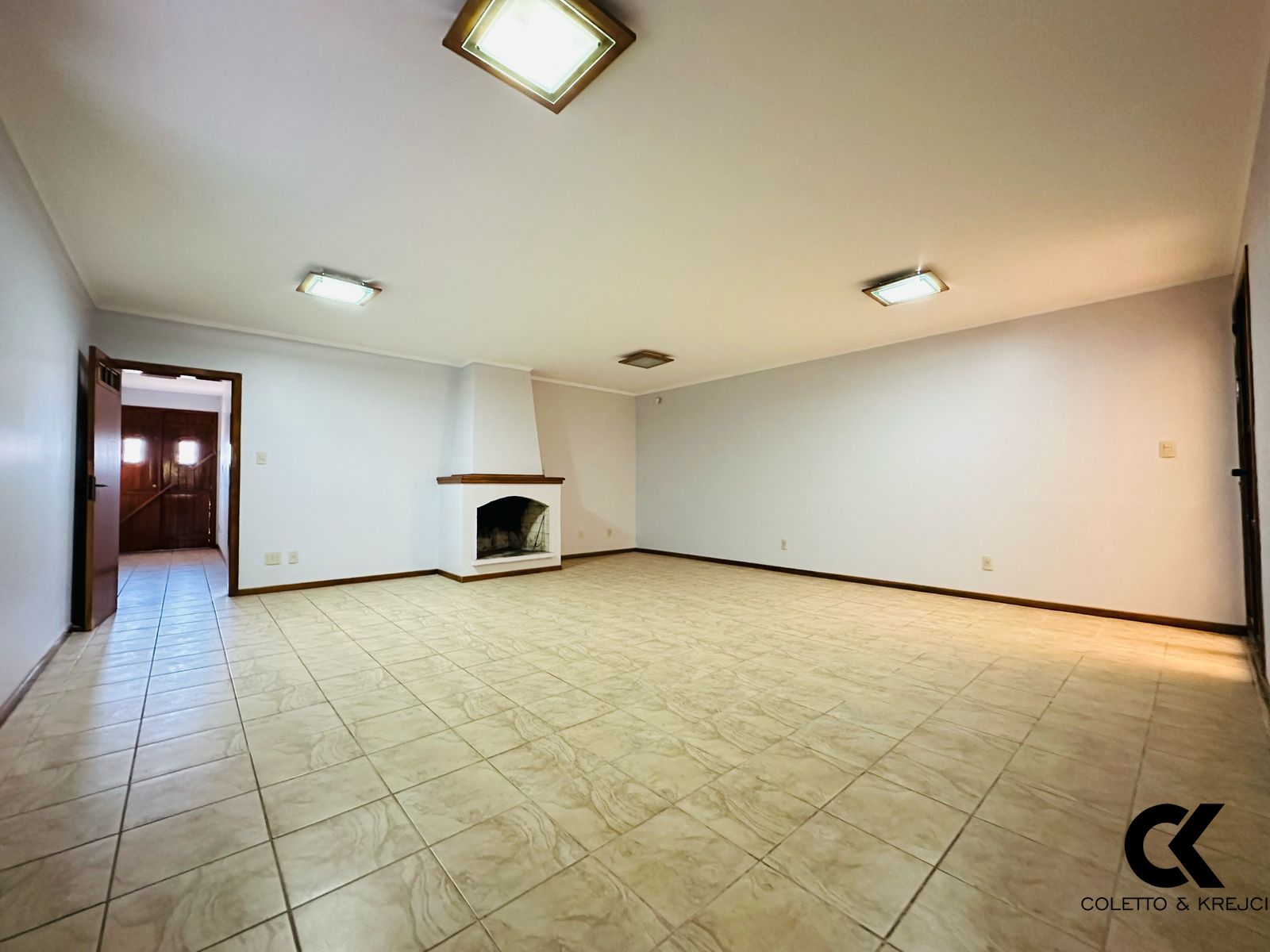 Casa, 3 quartos, 247 m² - Foto 2