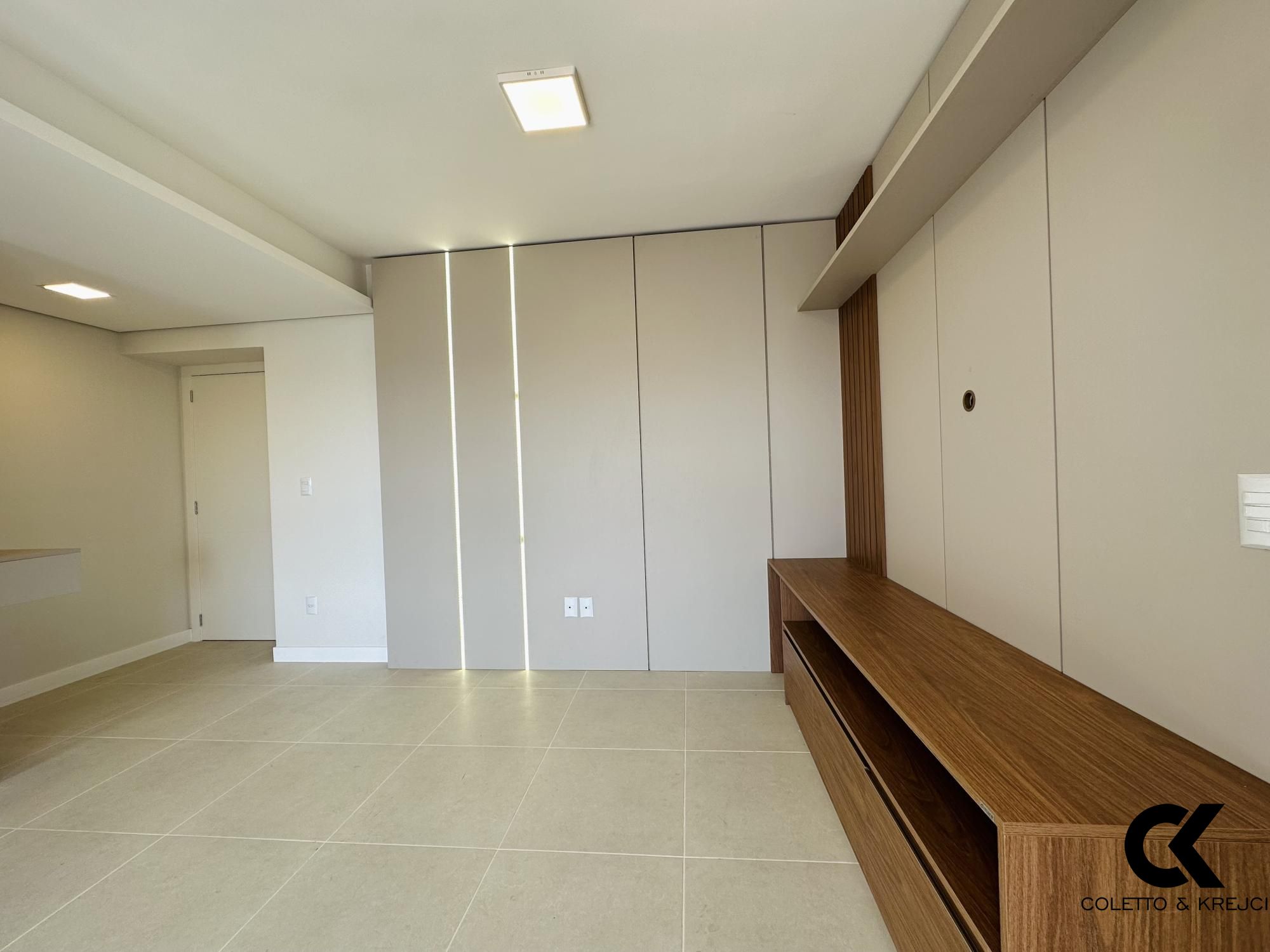 Apartamento à venda com 2 quartos, 77m² - Foto 10