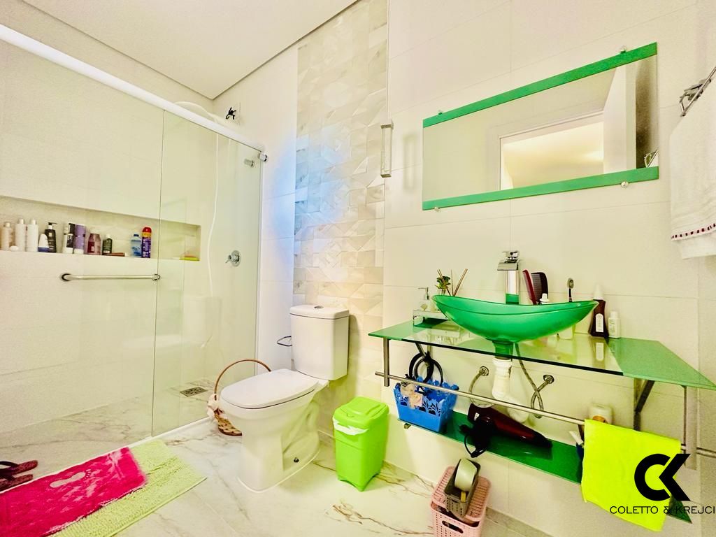 Casa, 4 quartos, 240 m² - Foto 23