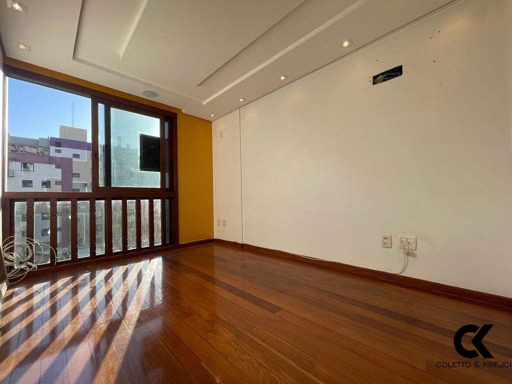 Apartamento à venda com 4 quartos, 141m² - Foto 5